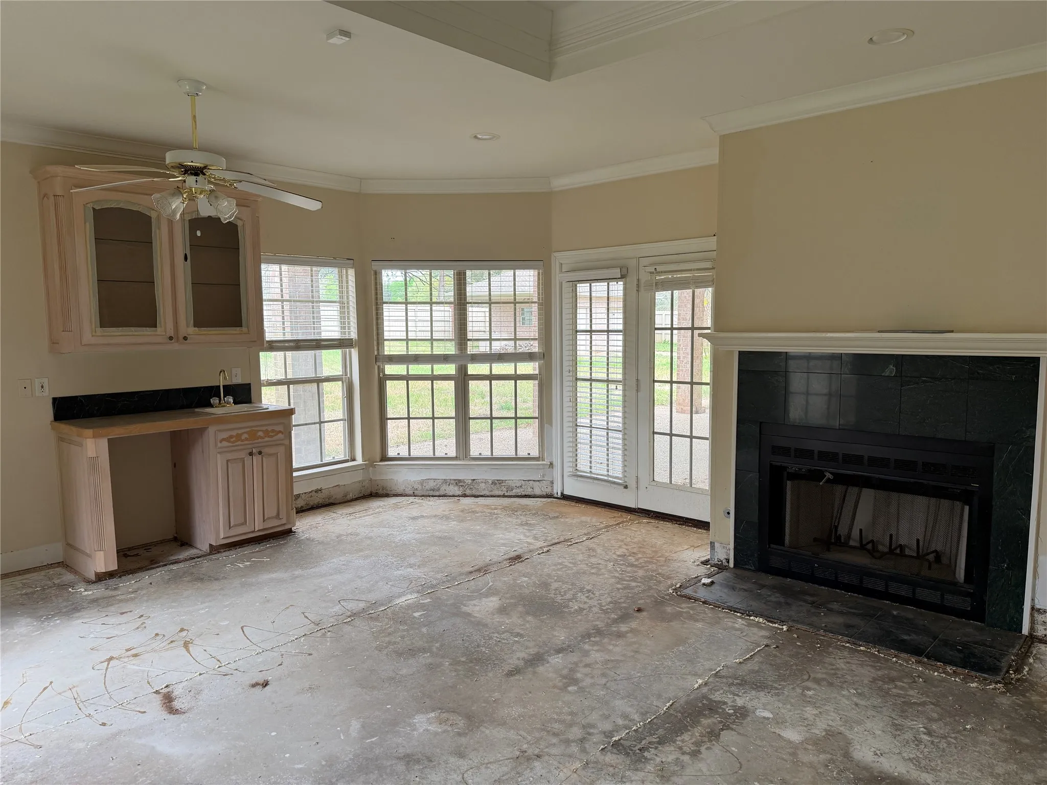 Single Family Residence For Sale in Gregg County , 120 Burton Street, Longview, Texas 75603, 4 Bedroom, 4 Bathroom, 3 Garage spaces, 3,547 Sqft, built in 2001, Price $315,000, mls#21362318, Real Estate Agent in Longview, Homes For Sale in Gregg county, Homes For Sale in Longview, Realtor in Longview Texas, Real Estate Brokerage Independent Realty Texas, Luminita Cordes Realtor