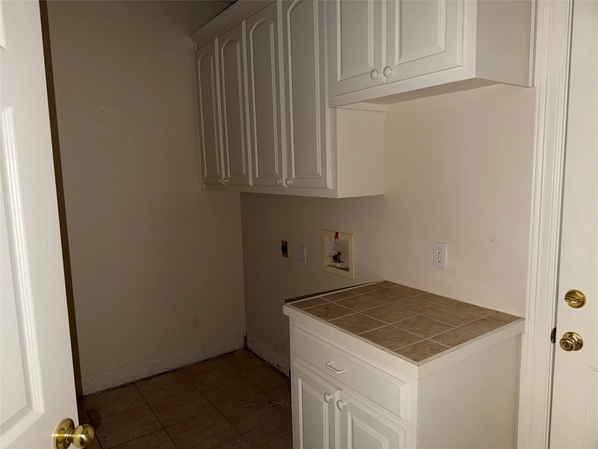 Single Family Residence For Sale in Gregg County , 120 Burton Street, Longview, Texas 75603, 4 Bedroom, 4 Bathroom, 3 Garage spaces, 3,547 Sqft, built in 2001, Price $315,000, mls#21362318, Real Estate Agent in Longview, Homes For Sale in Gregg county, Homes For Sale in Longview, Realtor in Longview Texas, Real Estate Brokerage Independent Realty Texas, Luminita Cordes Realtor