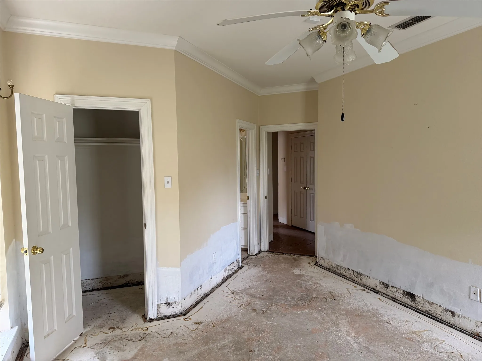 Single Family Residence For Sale in Gregg County , 120 Burton Street, Longview, Texas 75603, 4 Bedroom, 4 Bathroom, 3 Garage spaces, 3,547 Sqft, built in 2001, Price $315,000, mls#21362318, Real Estate Agent in Longview, Homes For Sale in Gregg county, Homes For Sale in Longview, Realtor in Longview Texas, Real Estate Brokerage Independent Realty Texas, Luminita Cordes Realtor