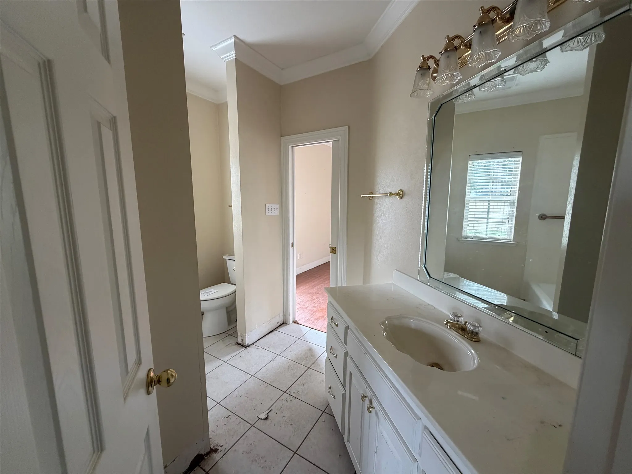 Single Family Residence For Sale in Gregg County , 120 Burton Street, Longview, Texas 75603, 4 Bedroom, 4 Bathroom, 3 Garage spaces, 3,547 Sqft, built in 2001, Price $315,000, mls#21362318, Real Estate Agent in Longview, Homes For Sale in Gregg county, Homes For Sale in Longview, Realtor in Longview Texas, Real Estate Brokerage Independent Realty Texas, Luminita Cordes Realtor