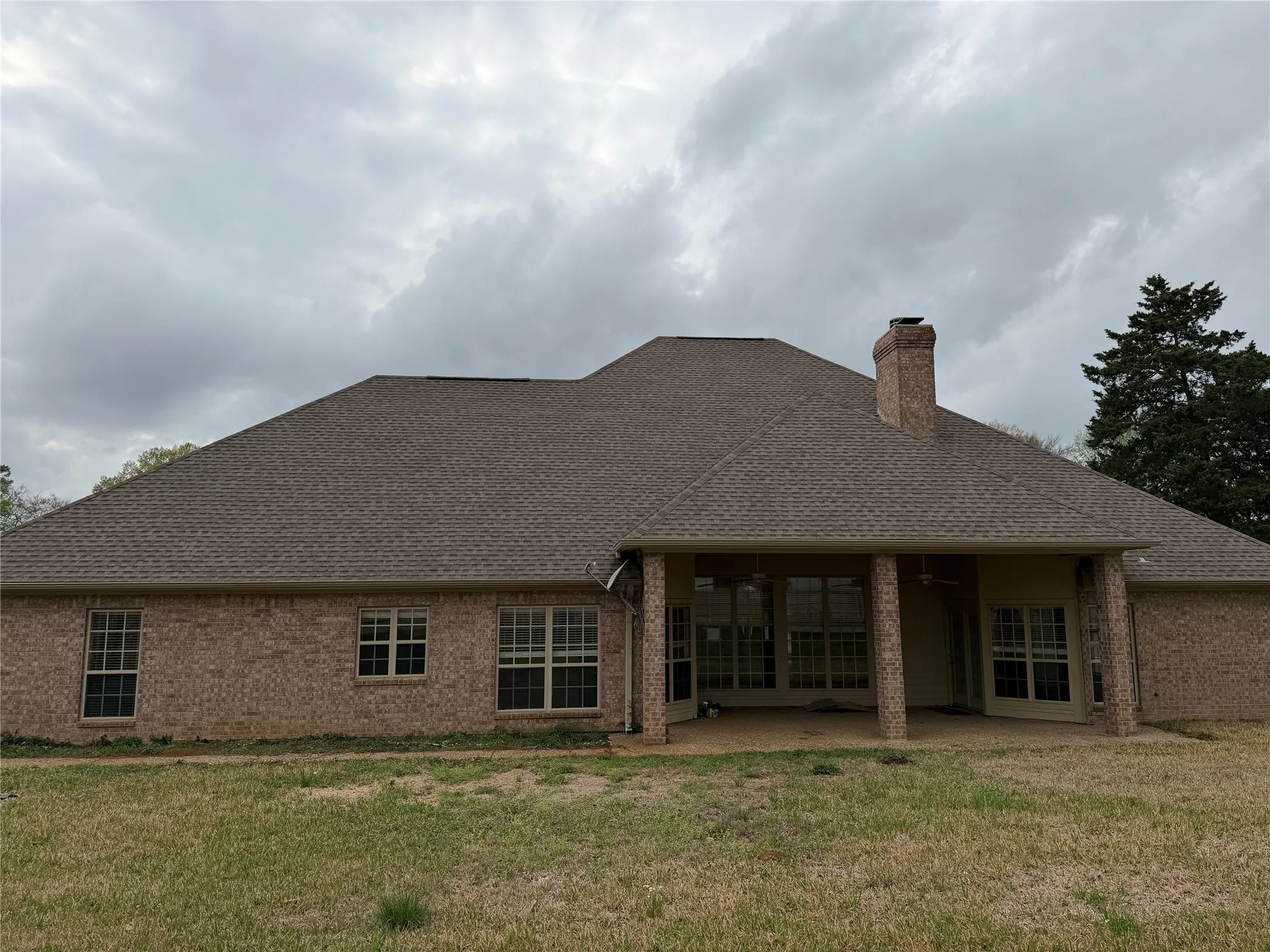 Single Family Residence For Sale in Gregg County , 120 Burton Street, Longview, Texas 75603, 4 Bedroom, 4 Bathroom, 3 Garage spaces, 3,547 Sqft, built in 2001, Price $315,000, mls#21362318, Real Estate Agent in Longview, Homes For Sale in Gregg county, Homes For Sale in Longview, Realtor in Longview Texas, Real Estate Brokerage Independent Realty Texas, Luminita Cordes Realtor