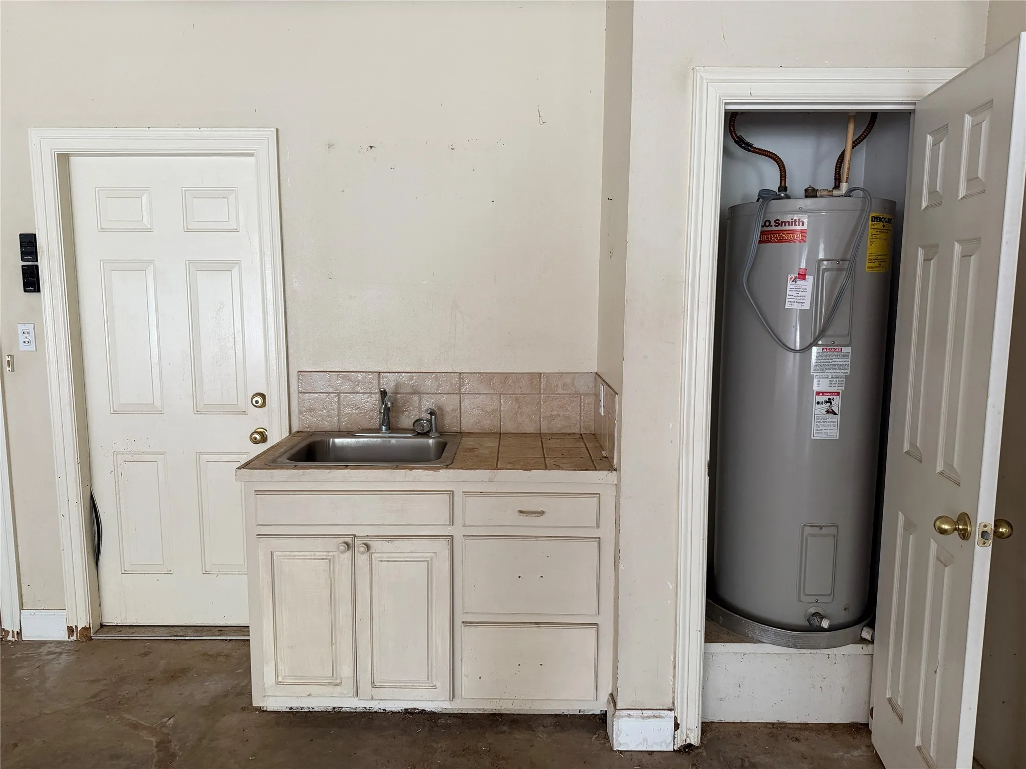 Single Family Residence For Sale in Gregg County , 120 Burton Street, Longview, Texas 75603, 4 Bedroom, 4 Bathroom, 3 Garage spaces, 3,547 Sqft, built in 2001, Price $315,000, mls#21362318, Real Estate Agent in Longview, Homes For Sale in Gregg county, Homes For Sale in Longview, Realtor in Longview Texas, Real Estate Brokerage Independent Realty Texas, Luminita Cordes Realtor