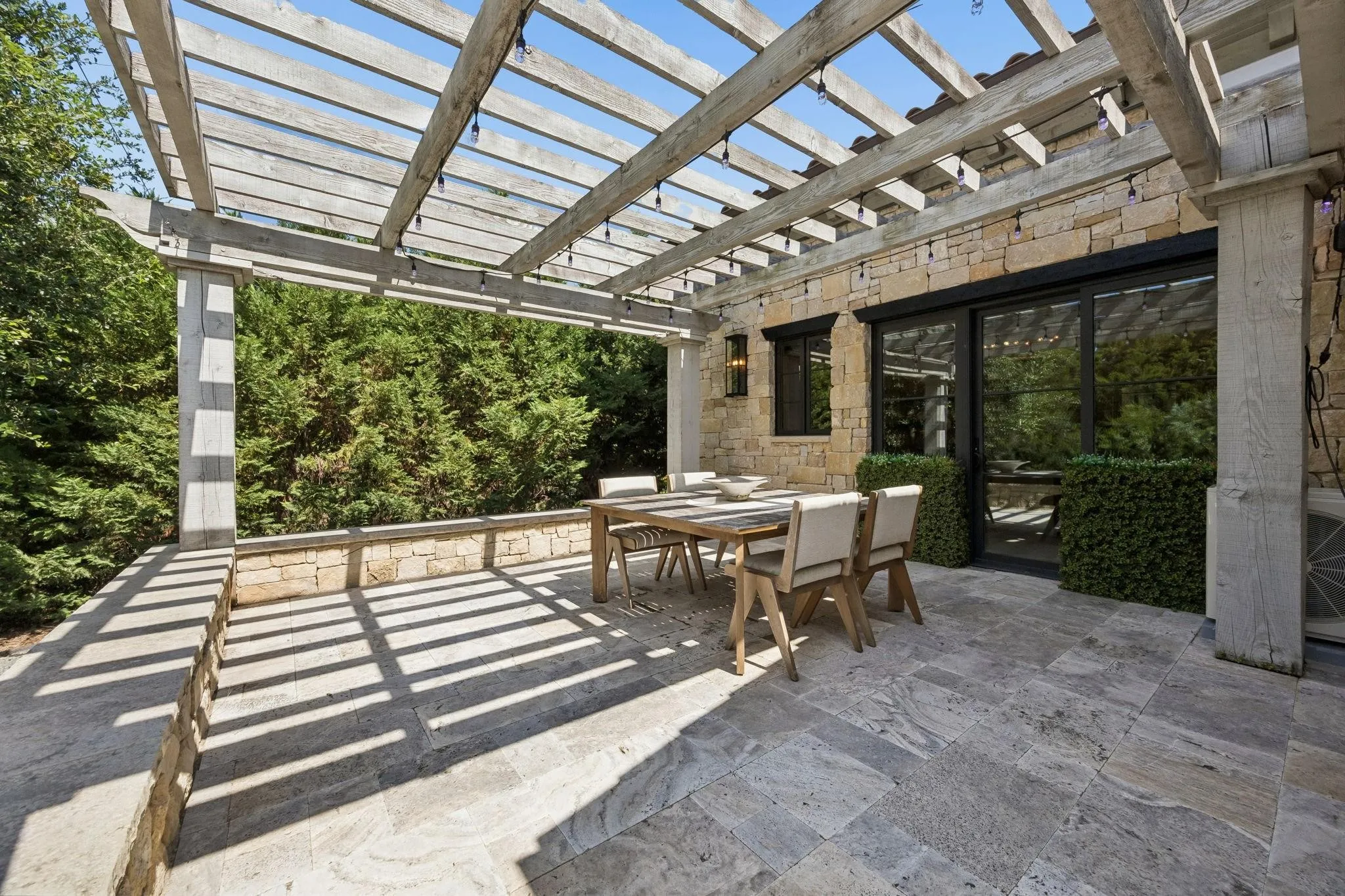 Single Family Residence For Rent in Tarrant County , 2006 Nighthawk Court, Westlake, Texas 76262, 4 Bedroom, 6 Bathroom, 3 Garage spaces, 6,331 Sqft, built in 2019, mls#21361848, Real Estate Agent in Westlake, Homes For Rent in Tarrant county, Homes For Rent in Westlake, Realtor in Westlake Texas, Real Estate Brokerage Independent Realty Texas, Luminita Cordes Realtor