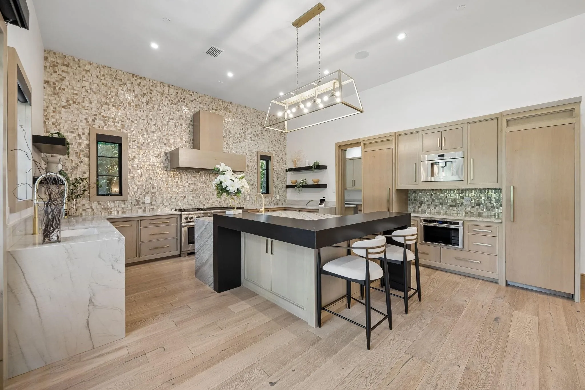 Single Family Residence For Rent in Tarrant County , 2006 Nighthawk Court, Westlake, Texas 76262, 4 Bedroom, 6 Bathroom, 3 Garage spaces, 6,331 Sqft, built in 2019, mls#21361848, Real Estate Agent in Westlake, Homes For Rent in Tarrant county, Homes For Rent in Westlake, Realtor in Westlake Texas, Real Estate Brokerage Independent Realty Texas, Luminita Cordes Realtor