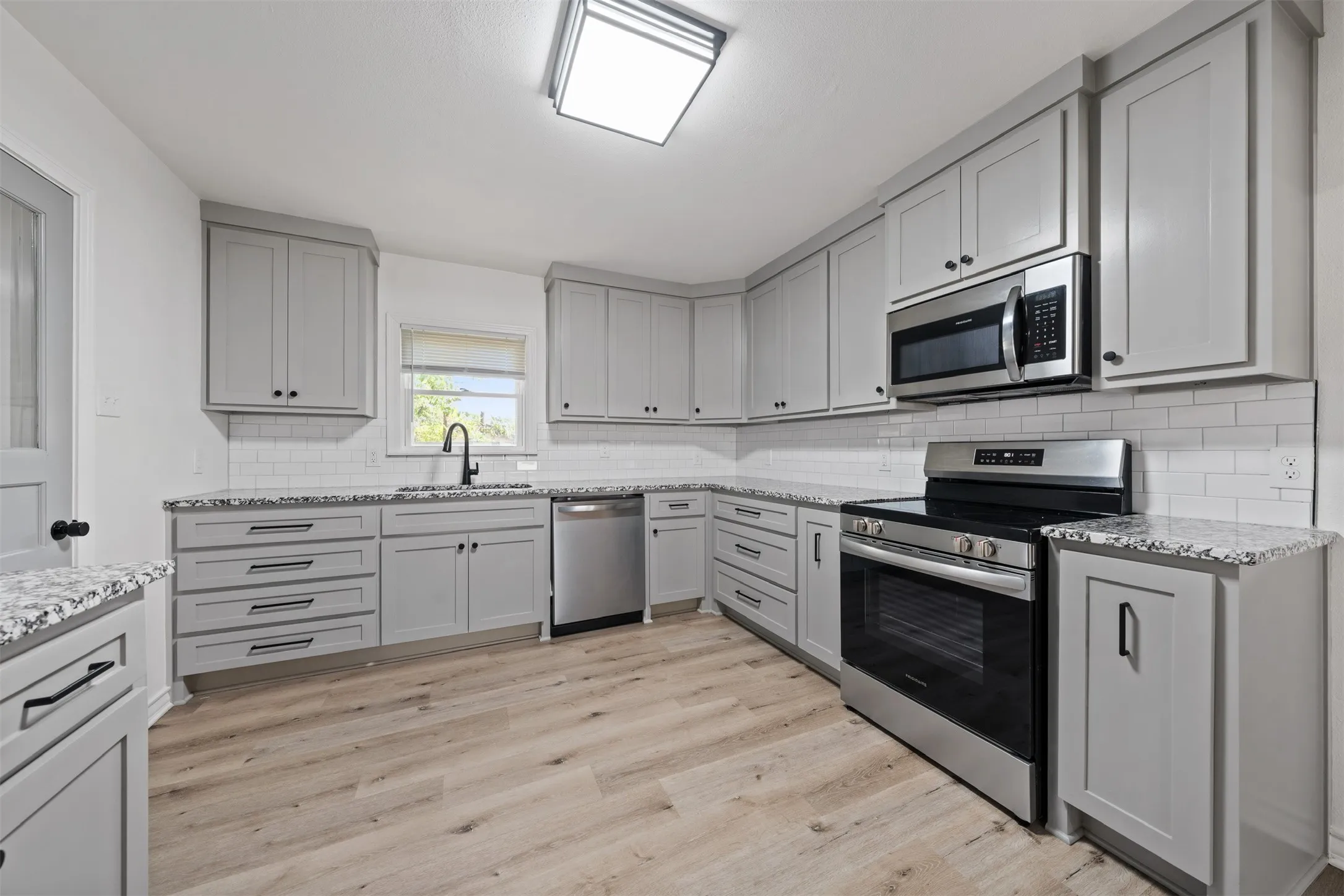 Single Family Residence For Sale in Bosque County , 905 E Avenue C, Valley Mills, Texas 76689, 3 Bedroom, 1 Bathroom, 1 Garage spaces, 1,184 Sqft, built in 1950, mls#21361592, Real Estate Agent in Valley Mills, Homes For Sale in Bosque county, Homes For Sale in Valley Mills, Realtor in Valley Mills Texas, Real Estate Brokerage Independent Realty Texas, Luminita Cordes Realtor