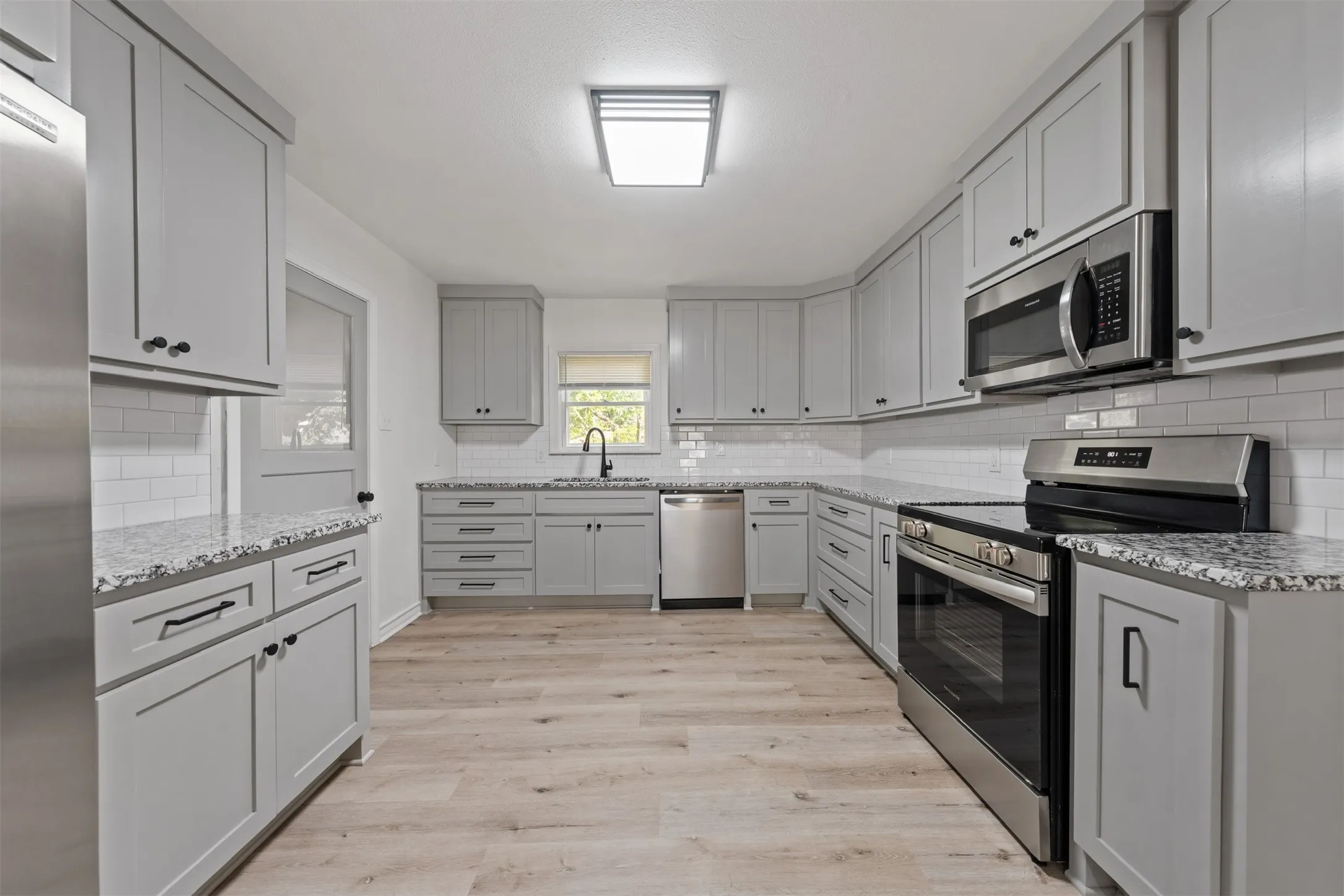 Single Family Residence For Sale in Bosque County , 905 E Avenue C, Valley Mills, Texas 76689, 3 Bedroom, 1 Bathroom, 1 Garage spaces, 1,184 Sqft, built in 1950, mls#21361592, Real Estate Agent in Valley Mills, Homes For Sale in Bosque county, Homes For Sale in Valley Mills, Realtor in Valley Mills Texas, Real Estate Brokerage Independent Realty Texas, Luminita Cordes Realtor