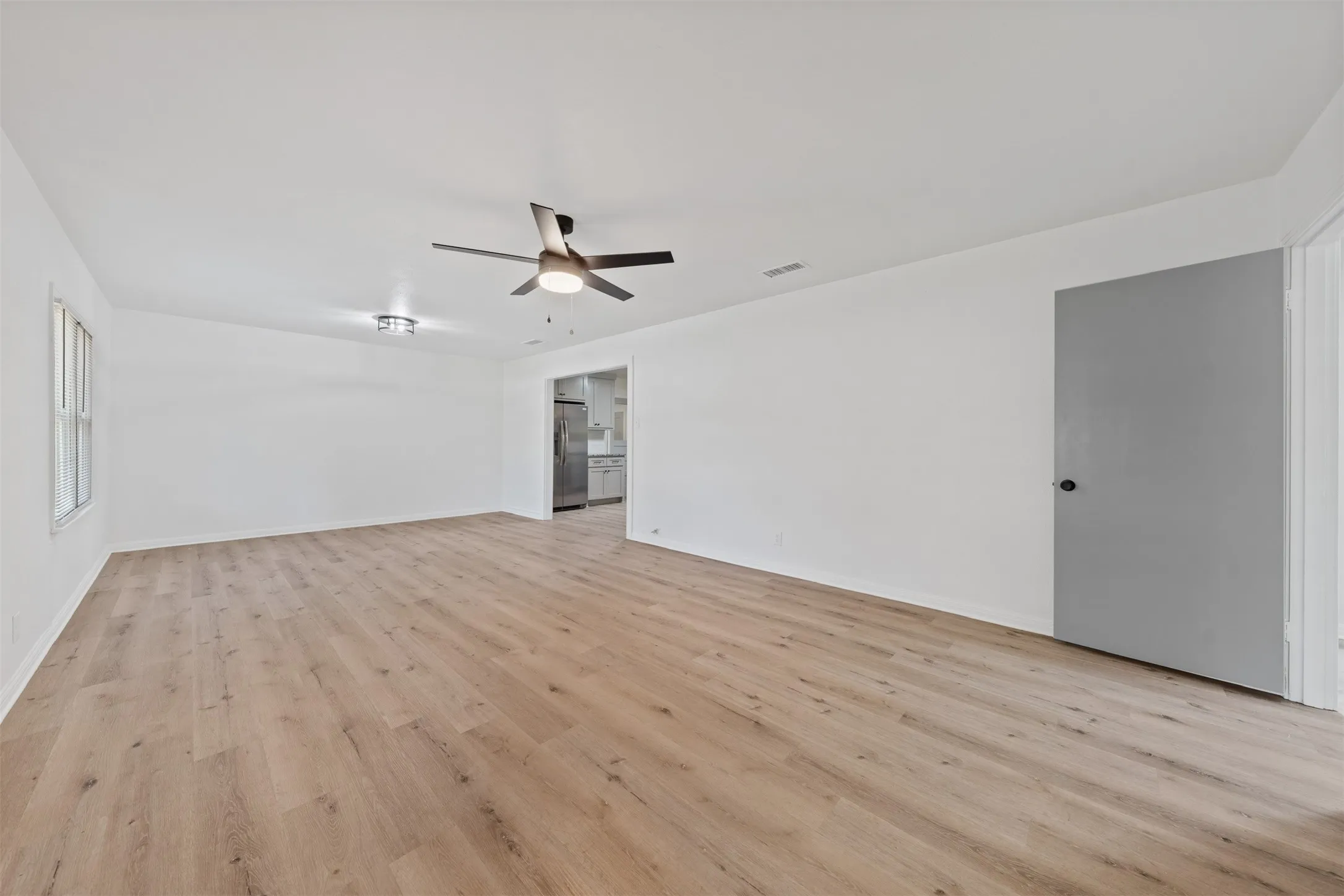 Single Family Residence For Sale in Bosque County , 905 E Avenue C, Valley Mills, Texas 76689, 3 Bedroom, 1 Bathroom, 1 Garage spaces, 1,184 Sqft, built in 1950, mls#21361592, Real Estate Agent in Valley Mills, Homes For Sale in Bosque county, Homes For Sale in Valley Mills, Realtor in Valley Mills Texas, Real Estate Brokerage Independent Realty Texas, Luminita Cordes Realtor