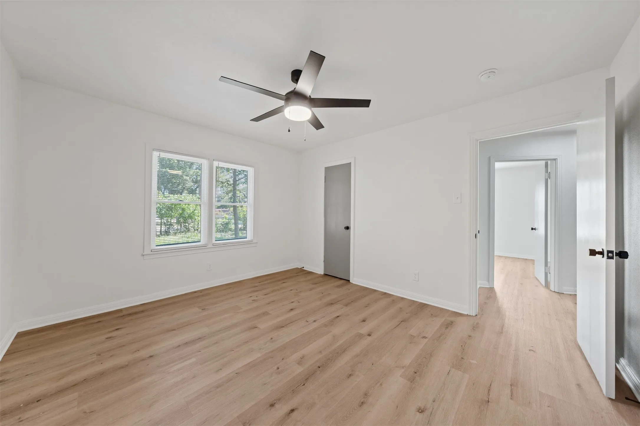 Single Family Residence For Sale in Bosque County , 905 E Avenue C, Valley Mills, Texas 76689, 3 Bedroom, 1 Bathroom, 1 Garage spaces, 1,184 Sqft, built in 1950, mls#21361592, Real Estate Agent in Valley Mills, Homes For Sale in Bosque county, Homes For Sale in Valley Mills, Realtor in Valley Mills Texas, Real Estate Brokerage Independent Realty Texas, Luminita Cordes Realtor