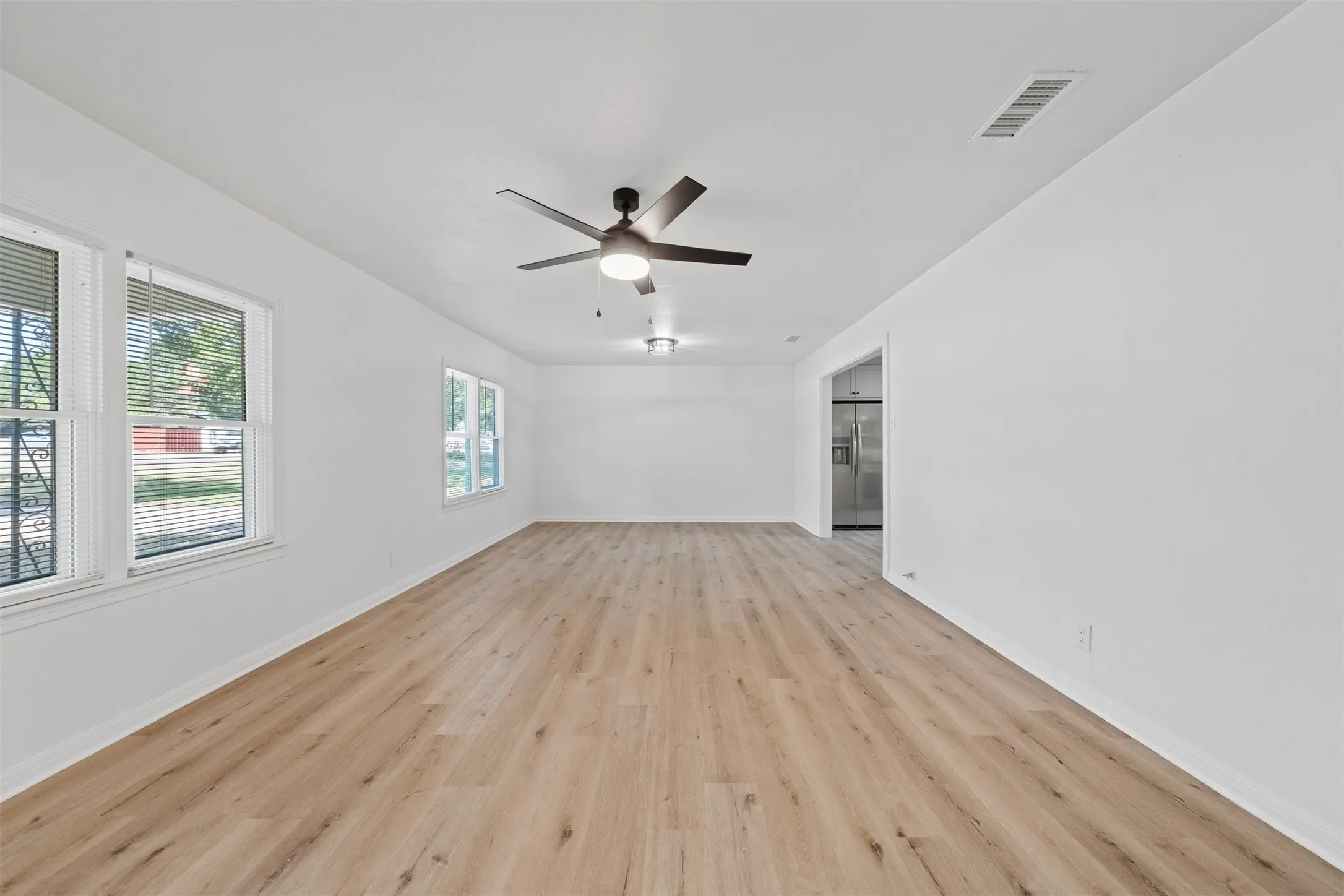 Single Family Residence For Sale in Bosque County , 905 E Avenue C, Valley Mills, Texas 76689, 3 Bedroom, 1 Bathroom, 1 Garage spaces, 1,184 Sqft, built in 1950, mls#21361592, Real Estate Agent in Valley Mills, Homes For Sale in Bosque county, Homes For Sale in Valley Mills, Realtor in Valley Mills Texas, Real Estate Brokerage Independent Realty Texas, Luminita Cordes Realtor