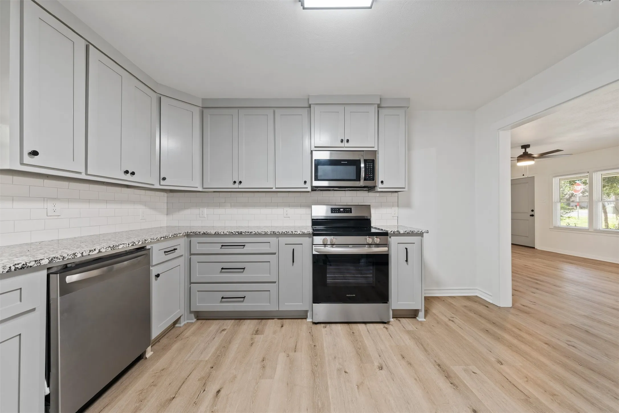 Single Family Residence For Sale in Bosque County , 905 E Avenue C, Valley Mills, Texas 76689, 3 Bedroom, 1 Bathroom, 1 Garage spaces, 1,184 Sqft, built in 1950, mls#21361592, Real Estate Agent in Valley Mills, Homes For Sale in Bosque county, Homes For Sale in Valley Mills, Realtor in Valley Mills Texas, Real Estate Brokerage Independent Realty Texas, Luminita Cordes Realtor