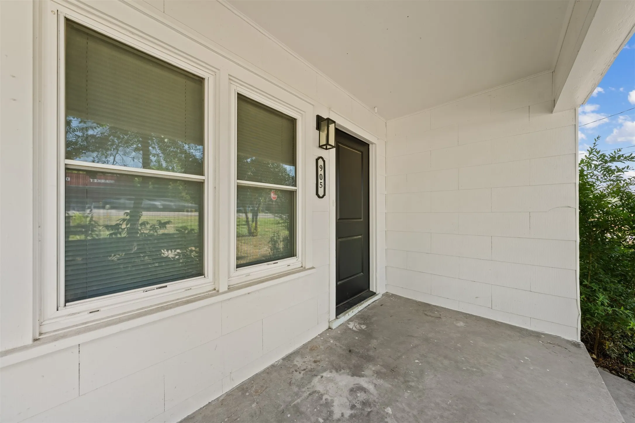 Single Family Residence For Sale in Bosque County , 905 E Avenue C, Valley Mills, Texas 76689, 3 Bedroom, 1 Bathroom, 1 Garage spaces, 1,184 Sqft, built in 1950, mls#21361592, Real Estate Agent in Valley Mills, Homes For Sale in Bosque county, Homes For Sale in Valley Mills, Realtor in Valley Mills Texas, Real Estate Brokerage Independent Realty Texas, Luminita Cordes Realtor