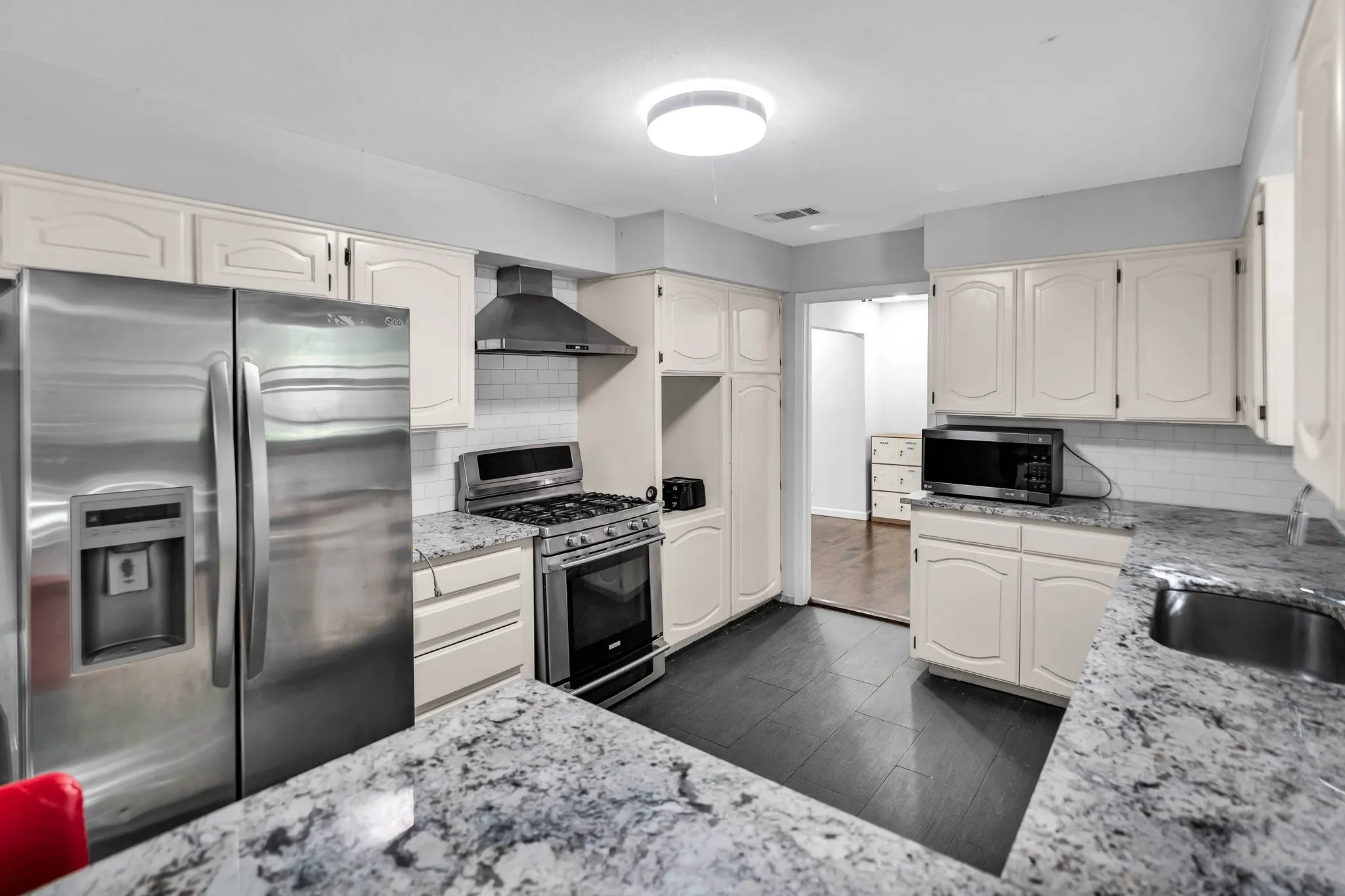 Single Family Residence For Rent in Dallas County , 1400 Moss Rose Circle, Irving, Texas 75061, 4 Bedroom, 3 Bathroom, 2 Garage spaces, 2,489 Sqft, built in 1966, mls#21362324, Real Estate Agent in Irving, Homes For Rent in Dallas county, Homes For Rent in Irving, Realtor in Irving Texas, Real Estate Brokerage Independent Realty Texas, Luminita Cordes Realtor