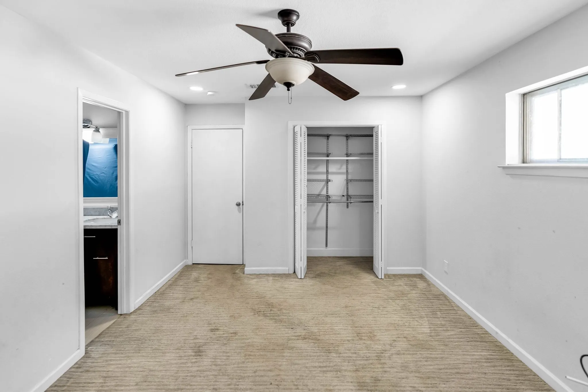 Single Family Residence For Rent in Dallas County , 1400 Moss Rose Circle, Irving, Texas 75061, 4 Bedroom, 3 Bathroom, 2 Garage spaces, 2,489 Sqft, built in 1966, mls#21362324, Real Estate Agent in Irving, Homes For Rent in Dallas county, Homes For Rent in Irving, Realtor in Irving Texas, Real Estate Brokerage Independent Realty Texas, Luminita Cordes Realtor