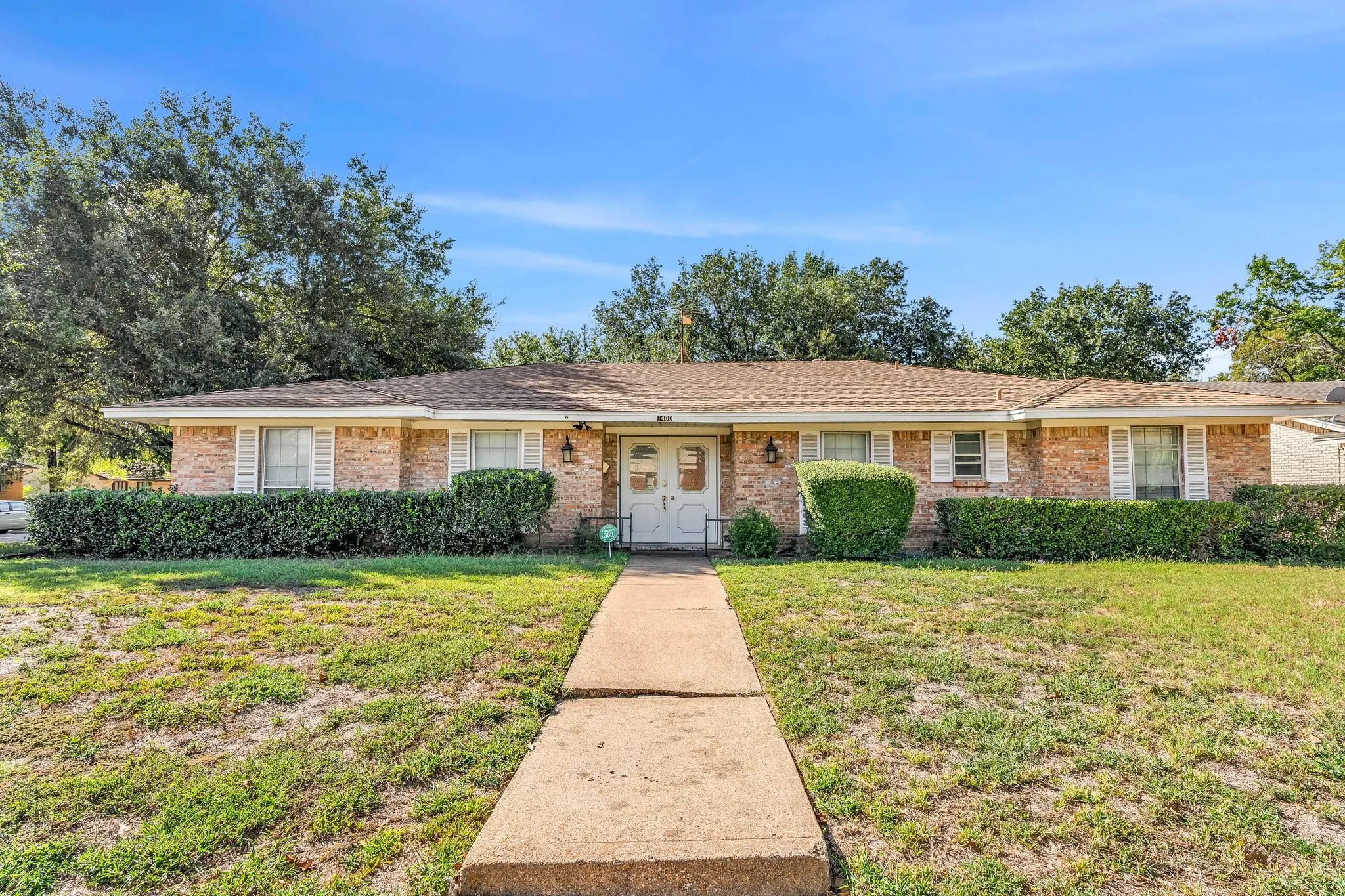 Single Family Residence For Rent in Dallas County , 1400 Moss Rose Circle, Irving, Texas 75061, 4 Bedroom, 3 Bathroom, 2 Garage spaces, 2,489 Sqft, built in 1966, mls#21362324, Real Estate Agent in Irving, Homes For Rent in Dallas county, Homes For Rent in Irving, Realtor in Irving Texas, Real Estate Brokerage Independent Realty Texas, Luminita Cordes Realtor