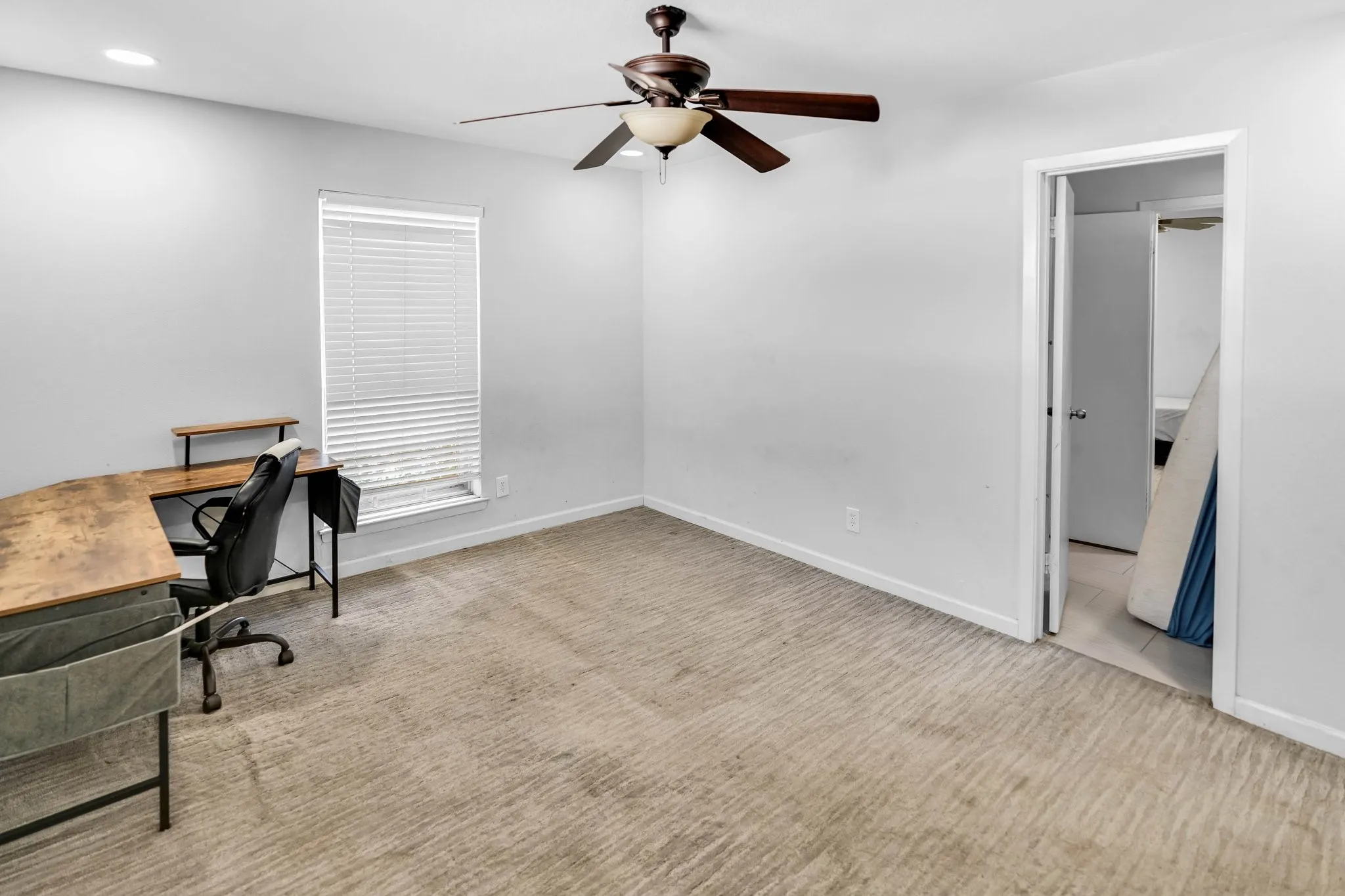 Single Family Residence For Rent in Dallas County , 1400 Moss Rose Circle, Irving, Texas 75061, 4 Bedroom, 3 Bathroom, 2 Garage spaces, 2,489 Sqft, built in 1966, mls#21362324, Real Estate Agent in Irving, Homes For Rent in Dallas county, Homes For Rent in Irving, Realtor in Irving Texas, Real Estate Brokerage Independent Realty Texas, Luminita Cordes Realtor
