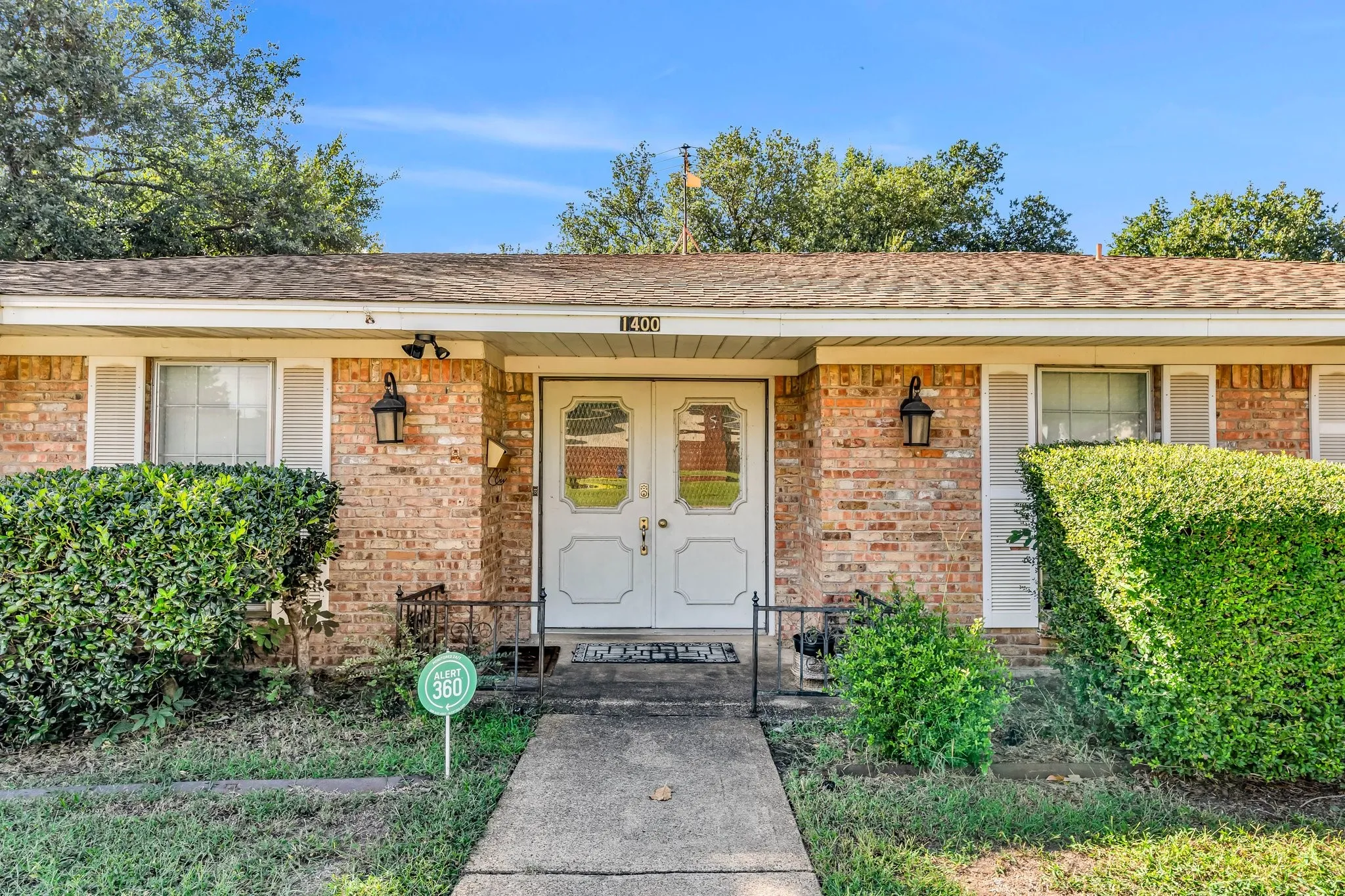 Single Family Residence For Rent in Dallas County , 1400 Moss Rose Circle, Irving, Texas 75061, 4 Bedroom, 3 Bathroom, 2 Garage spaces, 2,489 Sqft, built in 1966, mls#21362324, Real Estate Agent in Irving, Homes For Rent in Dallas county, Homes For Rent in Irving, Realtor in Irving Texas, Real Estate Brokerage Independent Realty Texas, Luminita Cordes Realtor