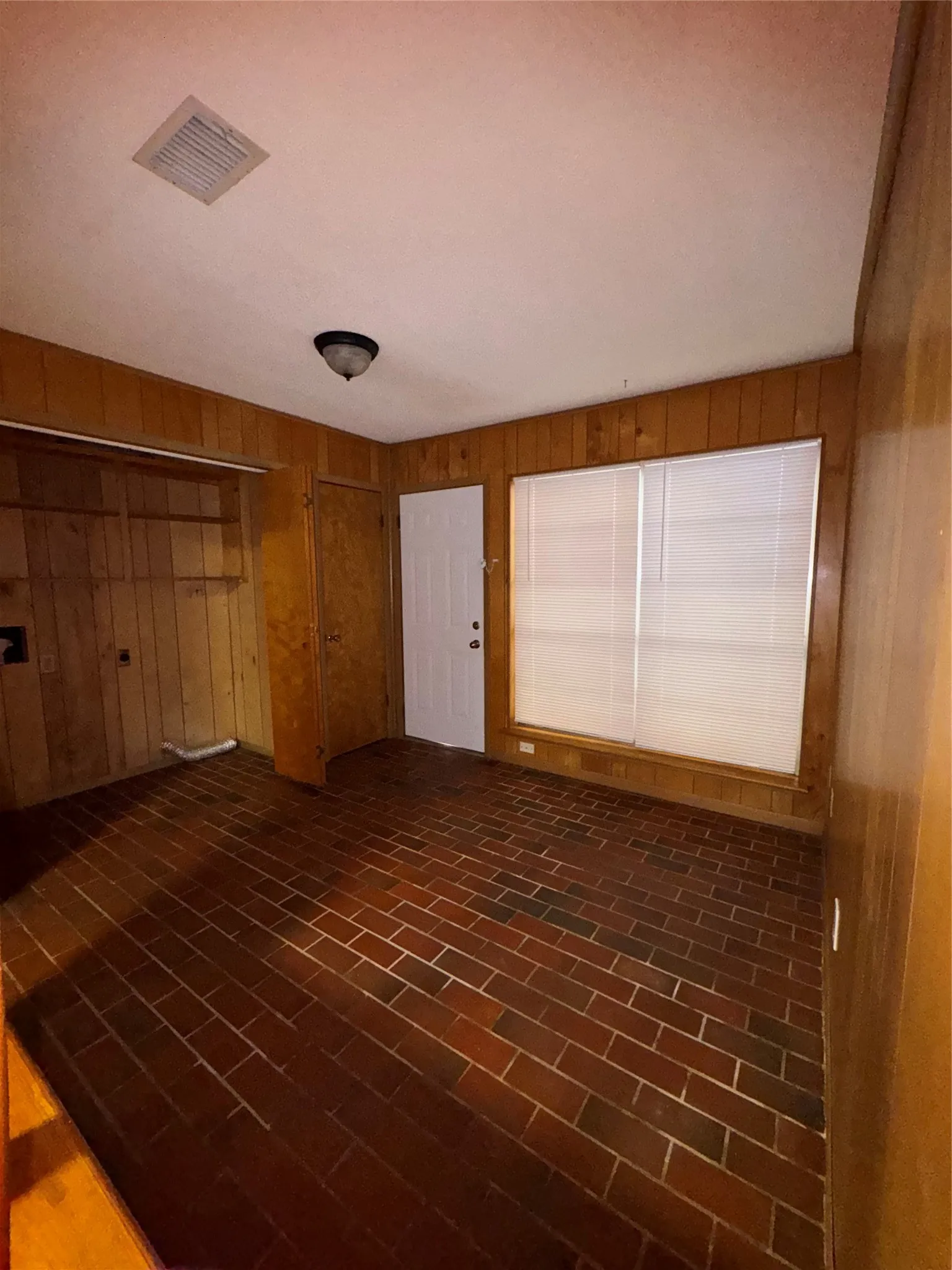 Condominium For Sale in Taylor County , 4611 N 2nd Street, Abilene, Texas 79603, 2 Bedroom, 2 Bathroom, 2 Garage spaces, 1,164 Sqft, built in 1964, mls#21362329, Real Estate Agent in Abilene, Homes For Sale in Taylor county, Homes For Sale in Abilene, Realtor in Abilene Texas, Real Estate Brokerage Independent Realty Texas, Luminita Cordes Realtor