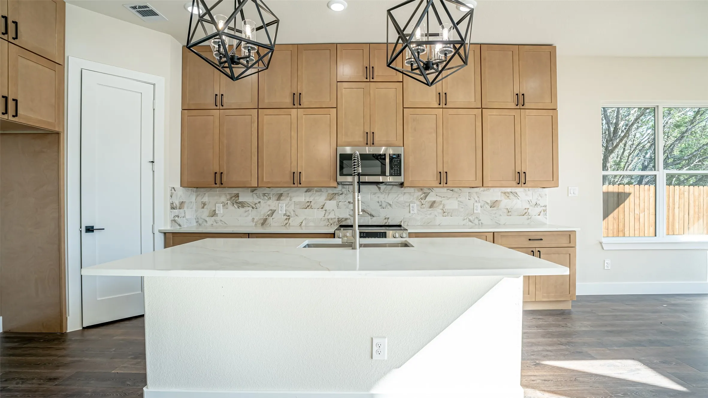 Single Family Residence For Rent in Hood County , 5702 Barkridge Drive, Granbury, Texas 76048, 4 Bedroom, 3 Bathroom, 2 Garage spaces, 2,228 Sqft, built in 2025, mls#21362334, Real Estate Agent in Granbury, Homes For Rent in Hood county, Homes For Rent in Granbury, Realtor in Granbury Texas, Real Estate Brokerage Independent Realty Texas, Luminita Cordes Realtor
