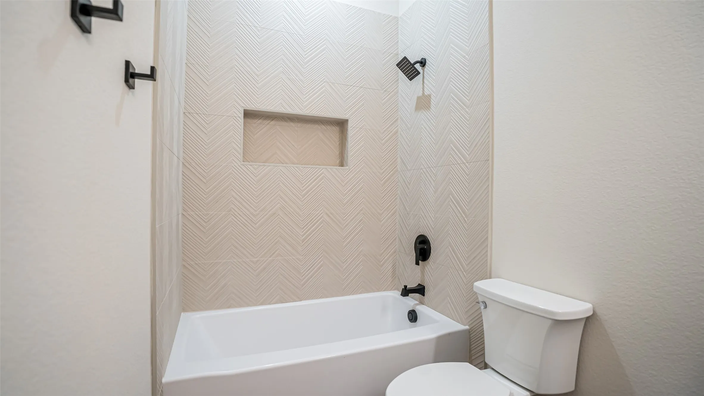 Single Family Residence For Rent in Hood County , 5702 Barkridge Drive, Granbury, Texas 76048, 4 Bedroom, 3 Bathroom, 2 Garage spaces, 2,228 Sqft, built in 2025, mls#21362334, Real Estate Agent in Granbury, Homes For Rent in Hood county, Homes For Rent in Granbury, Realtor in Granbury Texas, Real Estate Brokerage Independent Realty Texas, Luminita Cordes Realtor