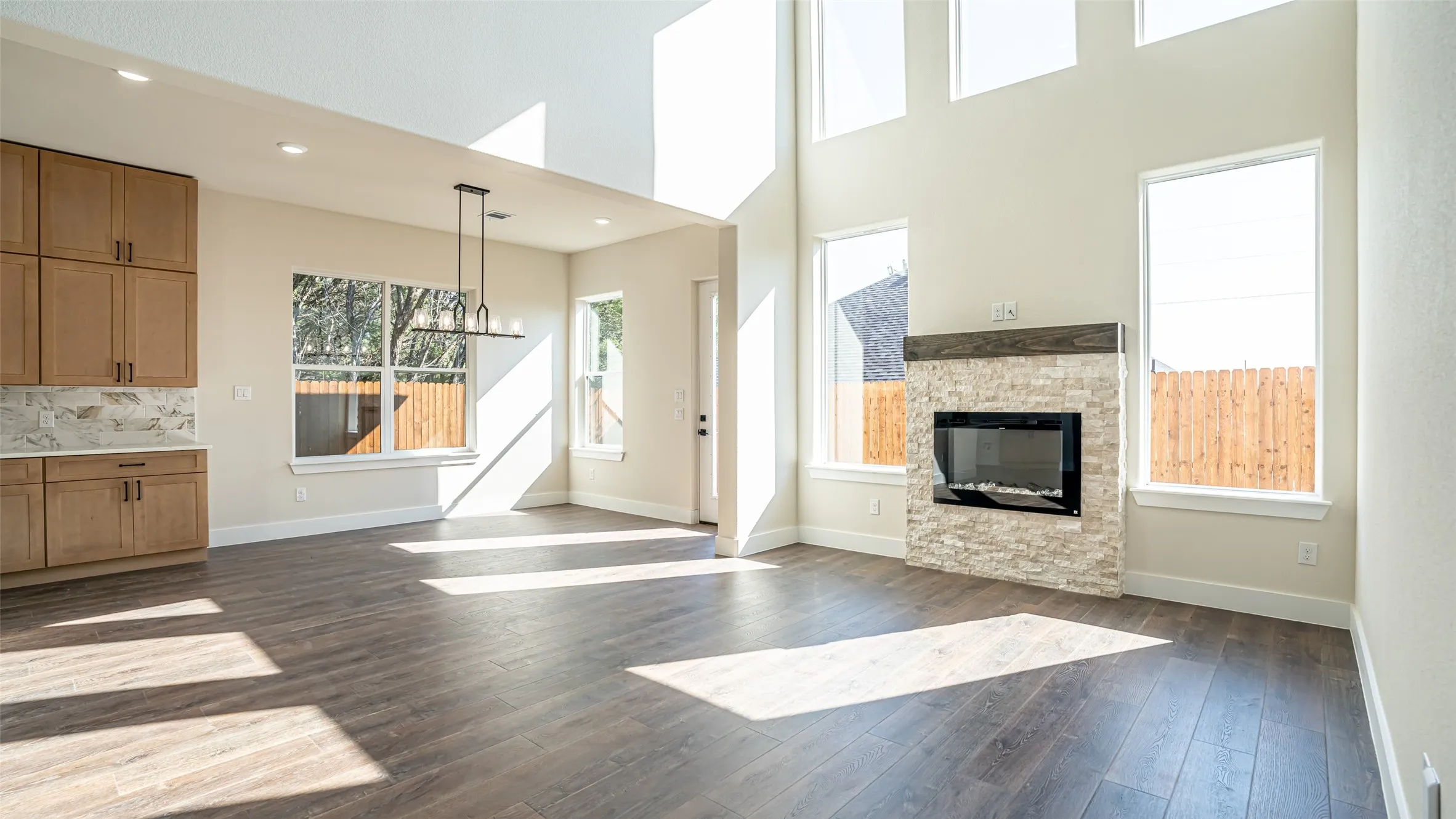 Single Family Residence For Rent in Hood County , 5702 Barkridge Drive, Granbury, Texas 76048, 4 Bedroom, 3 Bathroom, 2 Garage spaces, 2,228 Sqft, built in 2025, mls#21362334, Real Estate Agent in Granbury, Homes For Rent in Hood county, Homes For Rent in Granbury, Realtor in Granbury Texas, Real Estate Brokerage Independent Realty Texas, Luminita Cordes Realtor