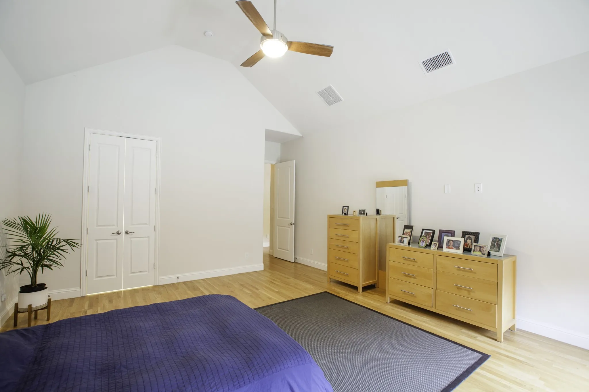 Single Family Residence For Rent in Collin County , 1614 Thoroughbred Lane, Allen, Texas 75002, 5 Bedroom, 6 Bathroom, 3 Garage spaces, 4,121 Sqft, built in 2015, mls#21362331, Real Estate Agent in Allen, Homes For Rent in Collin county, Homes For Rent in Allen, Realtor in Allen Texas, Real Estate Brokerage Independent Realty Texas, Luminita Cordes Realtor