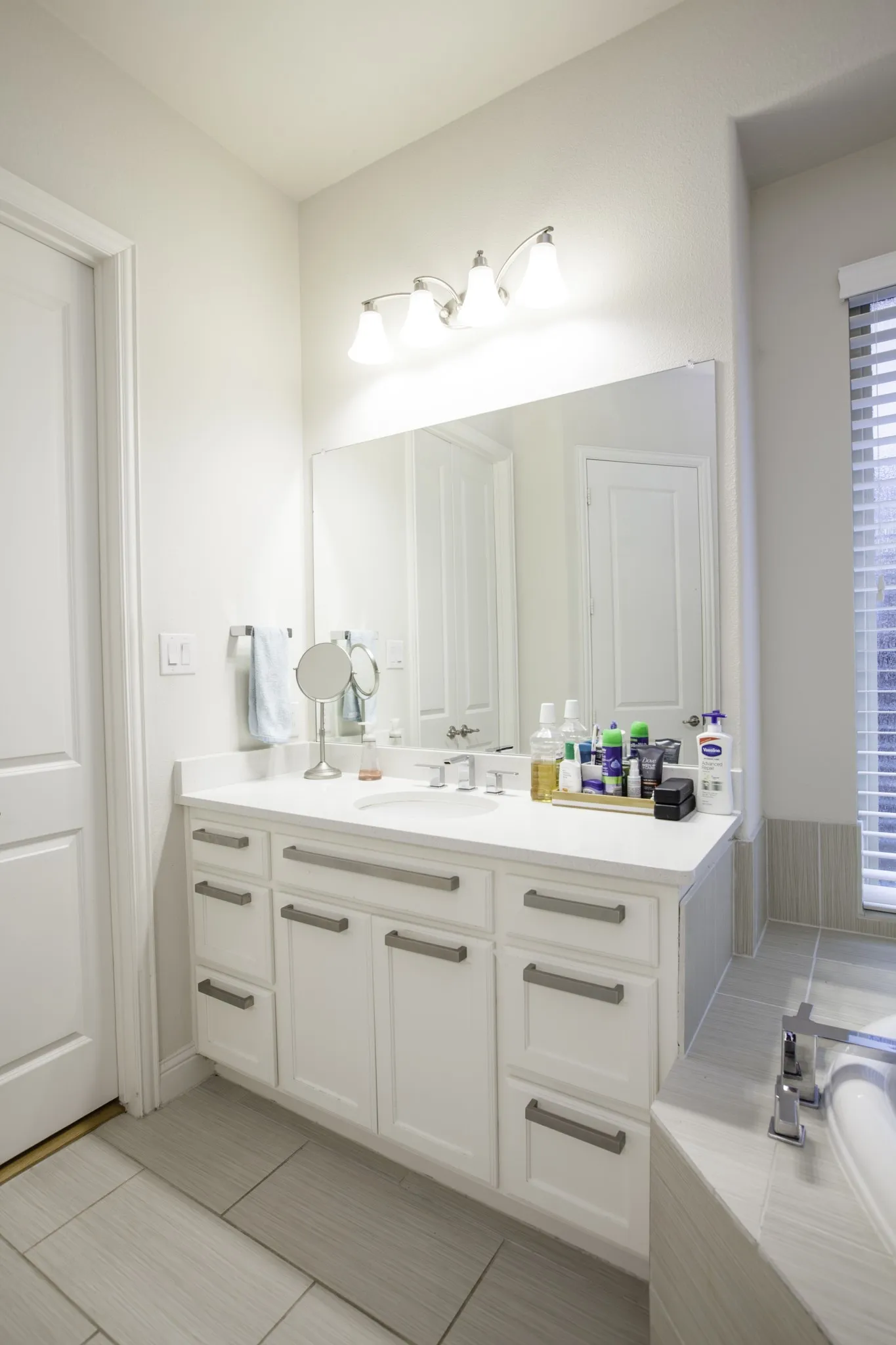 Single Family Residence For Rent in Collin County , 1614 Thoroughbred Lane, Allen, Texas 75002, 5 Bedroom, 6 Bathroom, 3 Garage spaces, 4,121 Sqft, built in 2015, mls#21362331, Real Estate Agent in Allen, Homes For Rent in Collin county, Homes For Rent in Allen, Realtor in Allen Texas, Real Estate Brokerage Independent Realty Texas, Luminita Cordes Realtor