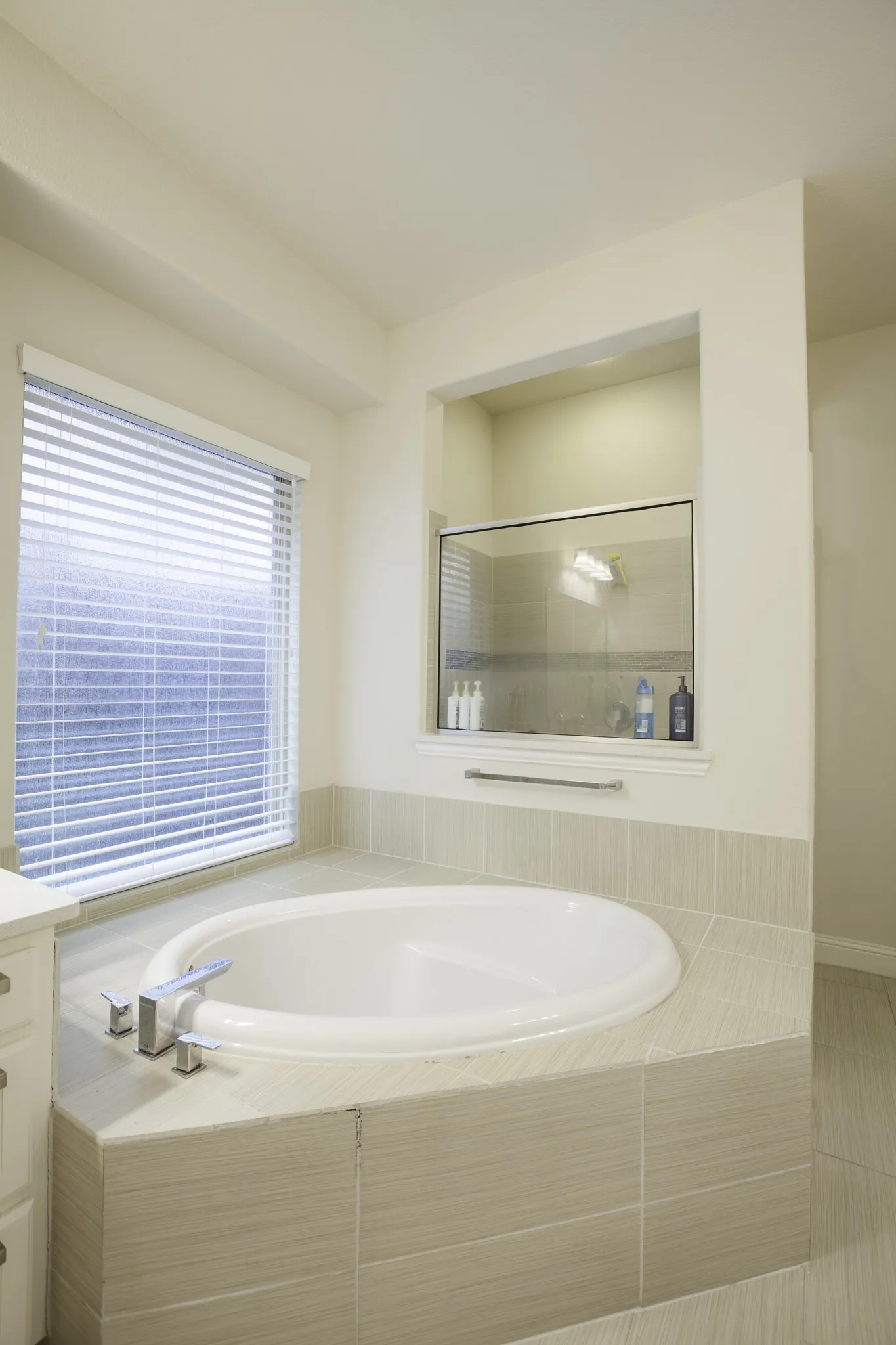 Single Family Residence For Rent in Collin County , 1614 Thoroughbred Lane, Allen, Texas 75002, 5 Bedroom, 6 Bathroom, 3 Garage spaces, 4,121 Sqft, built in 2015, mls#21362331, Real Estate Agent in Allen, Homes For Rent in Collin county, Homes For Rent in Allen, Realtor in Allen Texas, Real Estate Brokerage Independent Realty Texas, Luminita Cordes Realtor