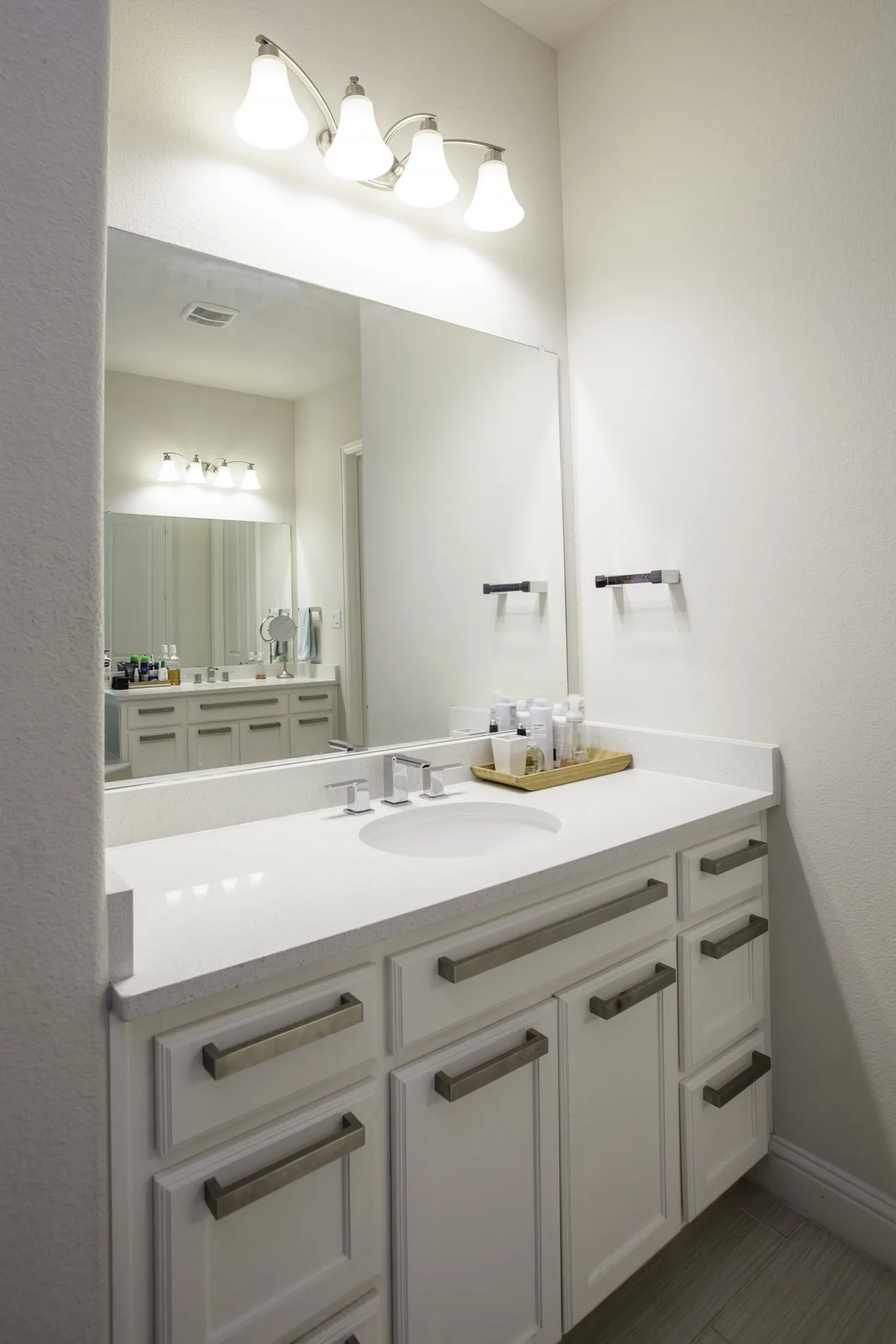 Single Family Residence For Rent in Collin County , 1614 Thoroughbred Lane, Allen, Texas 75002, 5 Bedroom, 6 Bathroom, 3 Garage spaces, 4,121 Sqft, built in 2015, mls#21362331, Real Estate Agent in Allen, Homes For Rent in Collin county, Homes For Rent in Allen, Realtor in Allen Texas, Real Estate Brokerage Independent Realty Texas, Luminita Cordes Realtor