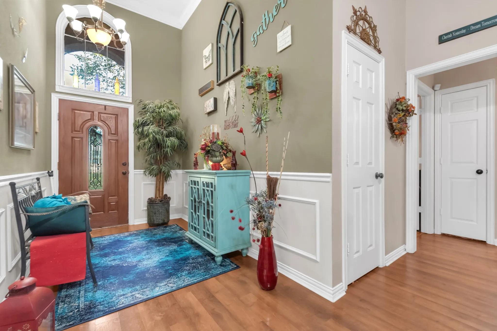 Single Family Residence For Sale in Tarrant County , 18 Red Bluff Court, Mansfield, Texas 76063, 4 Bedroom, 3 Bathroom, 2 Garage spaces, 2,886 Sqft, built in 1998, mls#21361306, Real Estate Agent in Mansfield, Homes For Sale in Tarrant county, Homes For Sale in Mansfield, Realtor in Mansfield Texas, Real Estate Brokerage Independent Realty Texas, Luminita Cordes Realtor