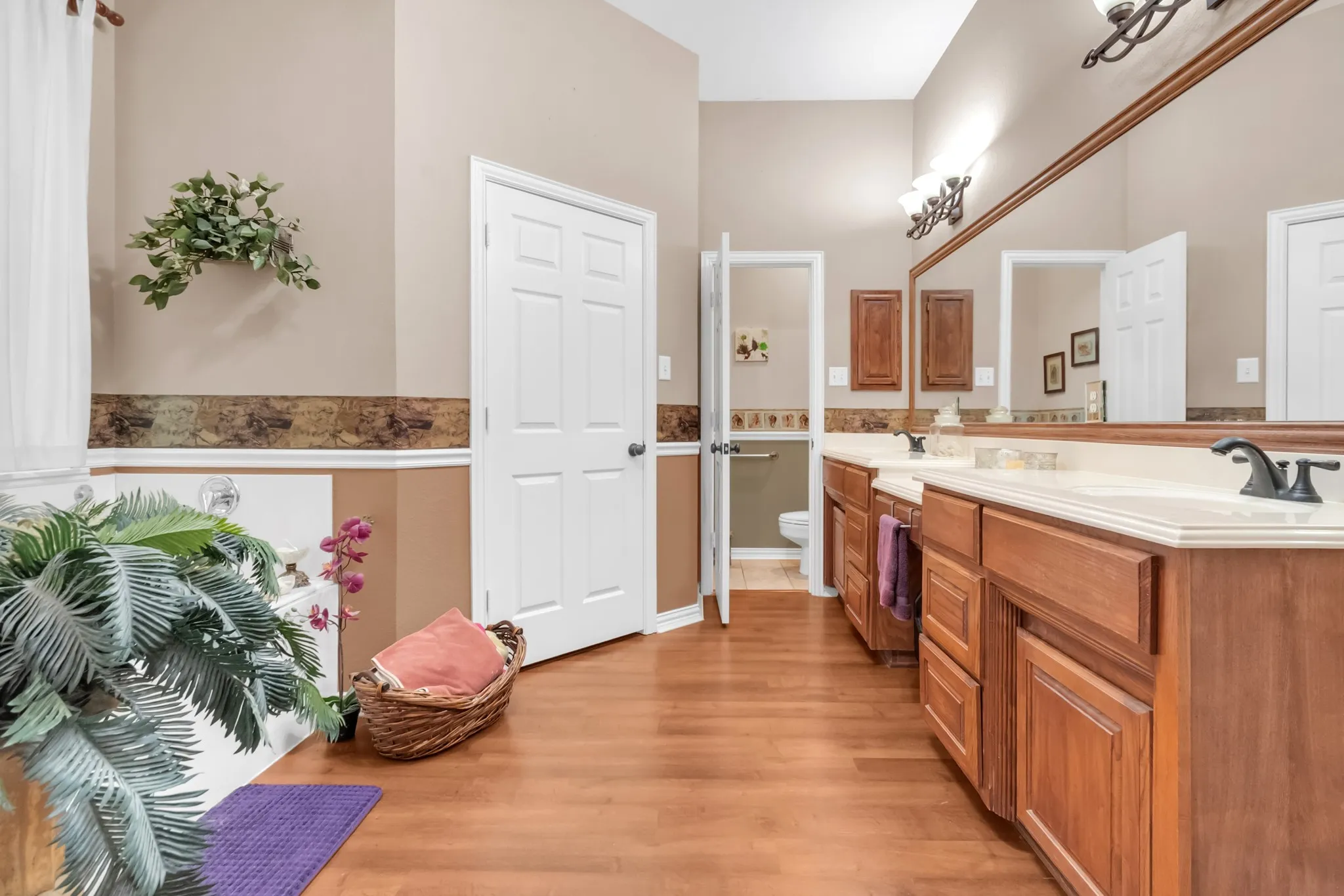 Single Family Residence For Sale in Tarrant County , 18 Red Bluff Court, Mansfield, Texas 76063, 4 Bedroom, 3 Bathroom, 2 Garage spaces, 2,886 Sqft, built in 1998, mls#21361306, Real Estate Agent in Mansfield, Homes For Sale in Tarrant county, Homes For Sale in Mansfield, Realtor in Mansfield Texas, Real Estate Brokerage Independent Realty Texas, Luminita Cordes Realtor