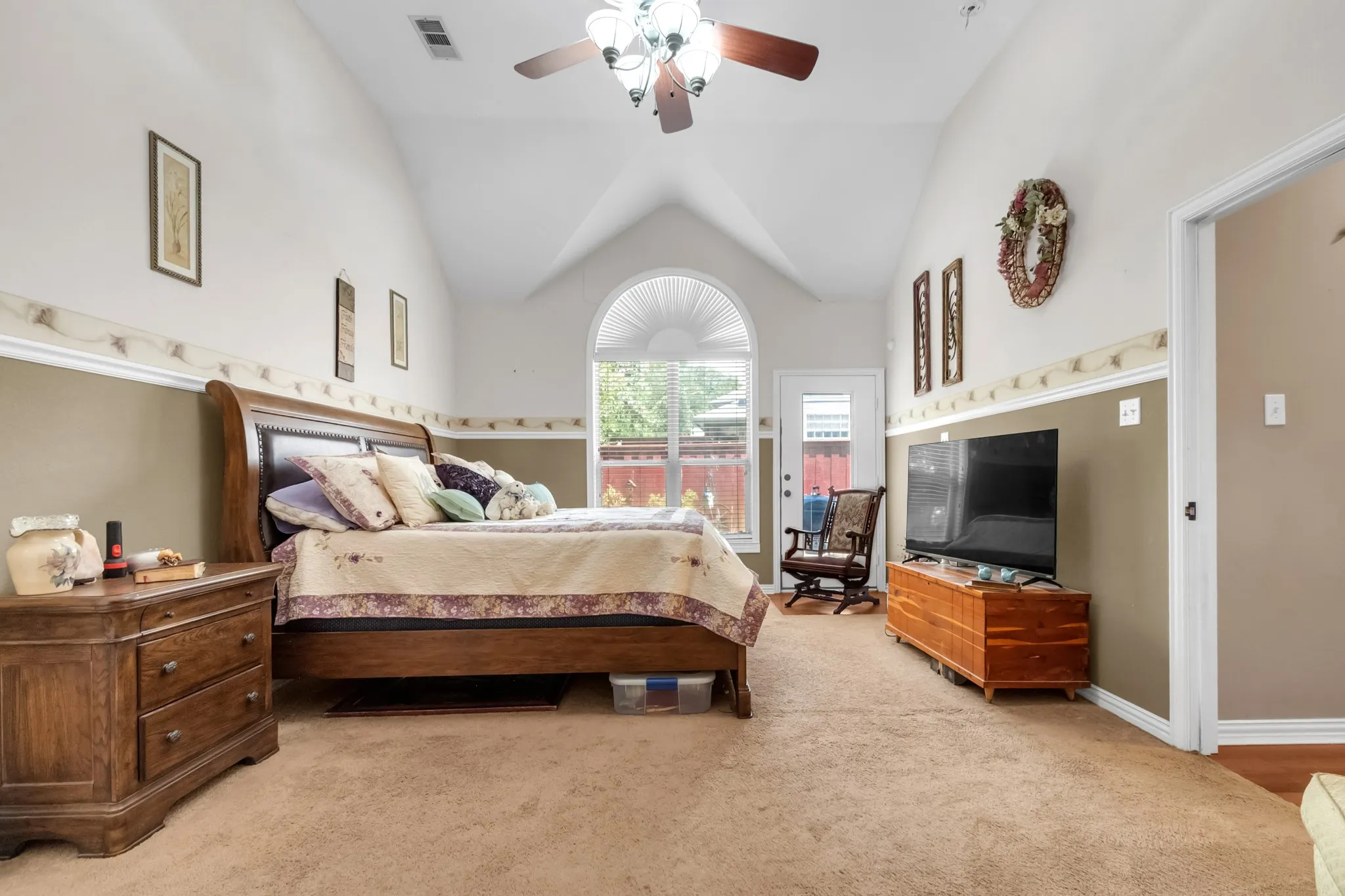 Single Family Residence For Sale in Tarrant County , 18 Red Bluff Court, Mansfield, Texas 76063, 4 Bedroom, 3 Bathroom, 2 Garage spaces, 2,886 Sqft, built in 1998, mls#21361306, Real Estate Agent in Mansfield, Homes For Sale in Tarrant county, Homes For Sale in Mansfield, Realtor in Mansfield Texas, Real Estate Brokerage Independent Realty Texas, Luminita Cordes Realtor