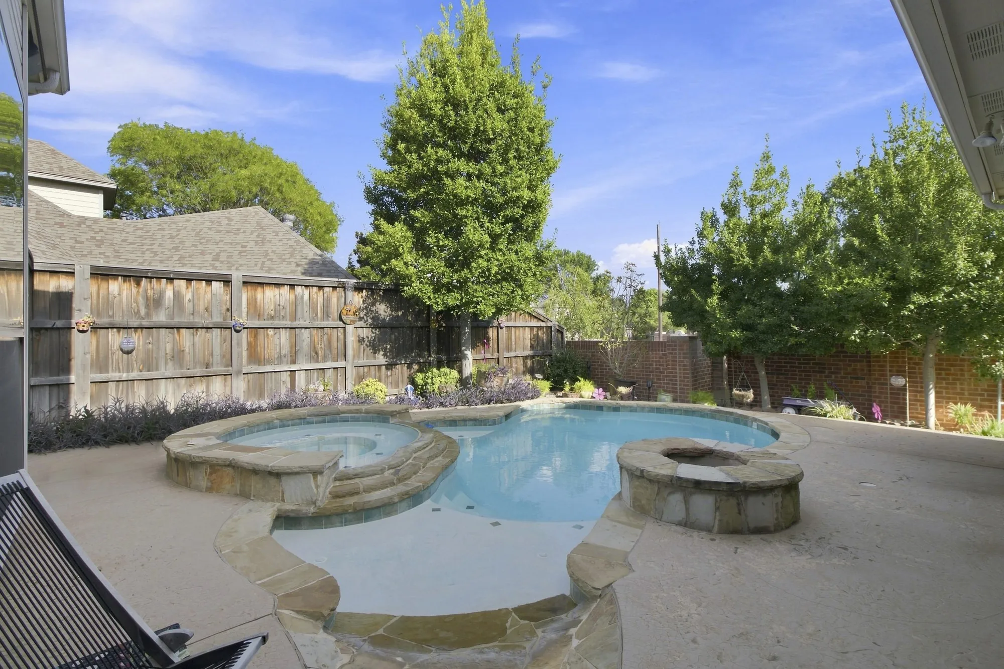 Single Family Residence For Sale in Tarrant County , 613 Sophie Lane, Colleyville, Texas 76034, 3 Bedroom, 4 Bathroom, 2 Garage spaces, 2,914 Sqft, built in 2004, mls#21360901, Real Estate Agent in Colleyville, Homes For Sale in Tarrant county, Homes For Sale in Colleyville, Realtor in Colleyville Texas, Real Estate Brokerage Independent Realty Texas, Luminita Cordes Realtor