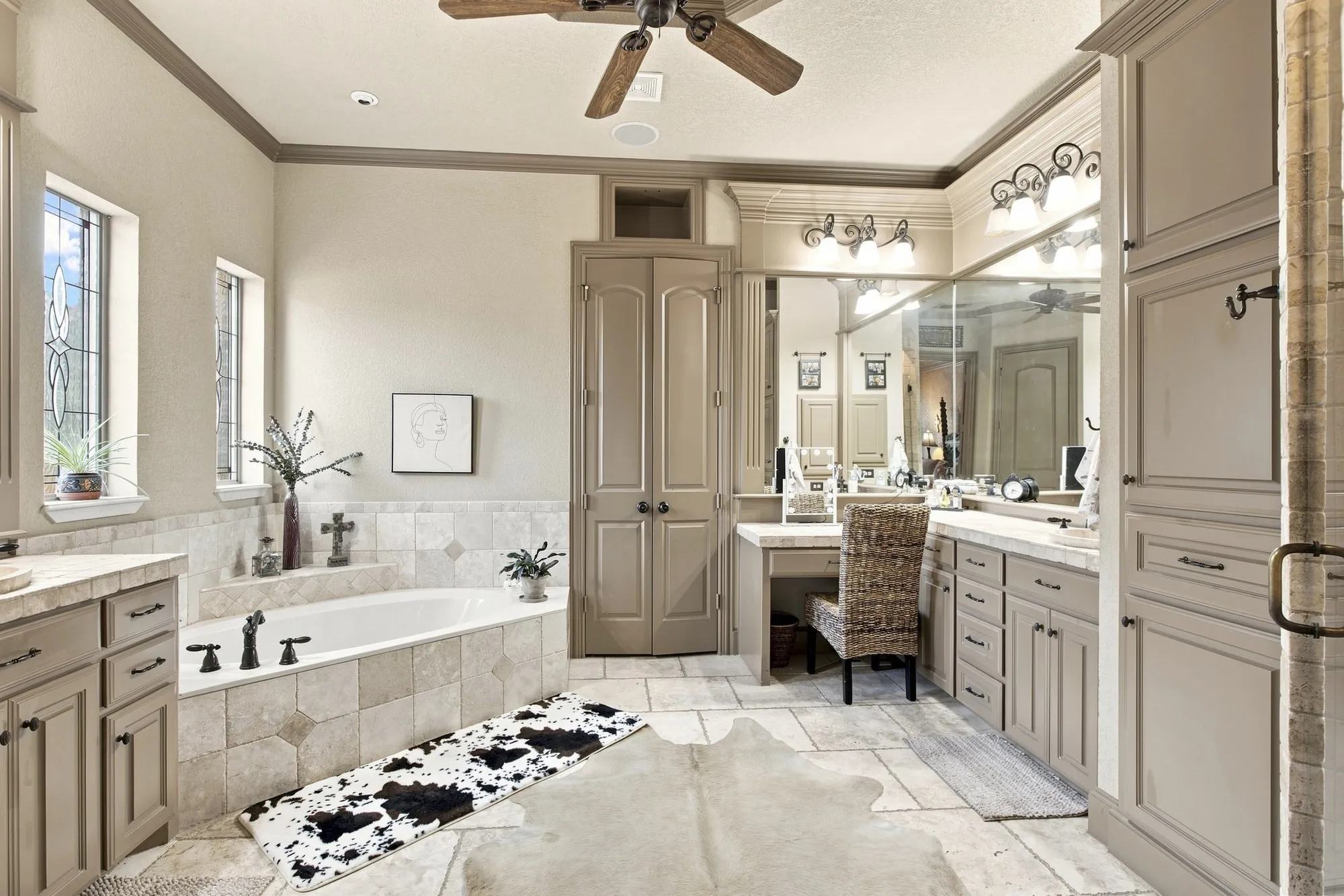 Single Family Residence For Sale in Tarrant County , 613 Sophie Lane, Colleyville, Texas 76034, 3 Bedroom, 4 Bathroom, 2 Garage spaces, 2,914 Sqft, built in 2004, mls#21360901, Real Estate Agent in Colleyville, Homes For Sale in Tarrant county, Homes For Sale in Colleyville, Realtor in Colleyville Texas, Real Estate Brokerage Independent Realty Texas, Luminita Cordes Realtor