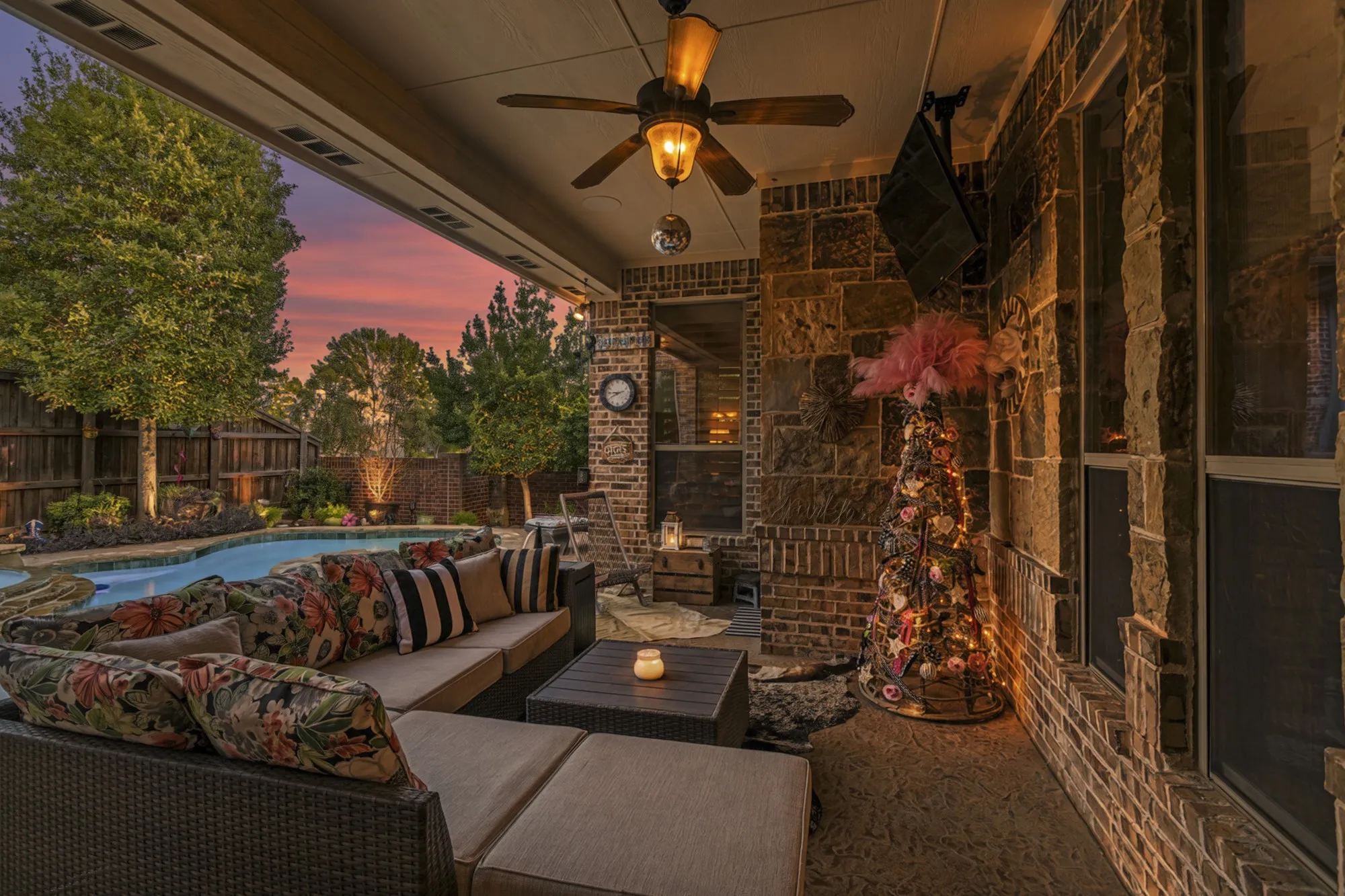 Single Family Residence For Sale in Tarrant County , 613 Sophie Lane, Colleyville, Texas 76034, 3 Bedroom, 4 Bathroom, 2 Garage spaces, 2,914 Sqft, built in 2004, mls#21360901, Real Estate Agent in Colleyville, Homes For Sale in Tarrant county, Homes For Sale in Colleyville, Realtor in Colleyville Texas, Real Estate Brokerage Independent Realty Texas, Luminita Cordes Realtor