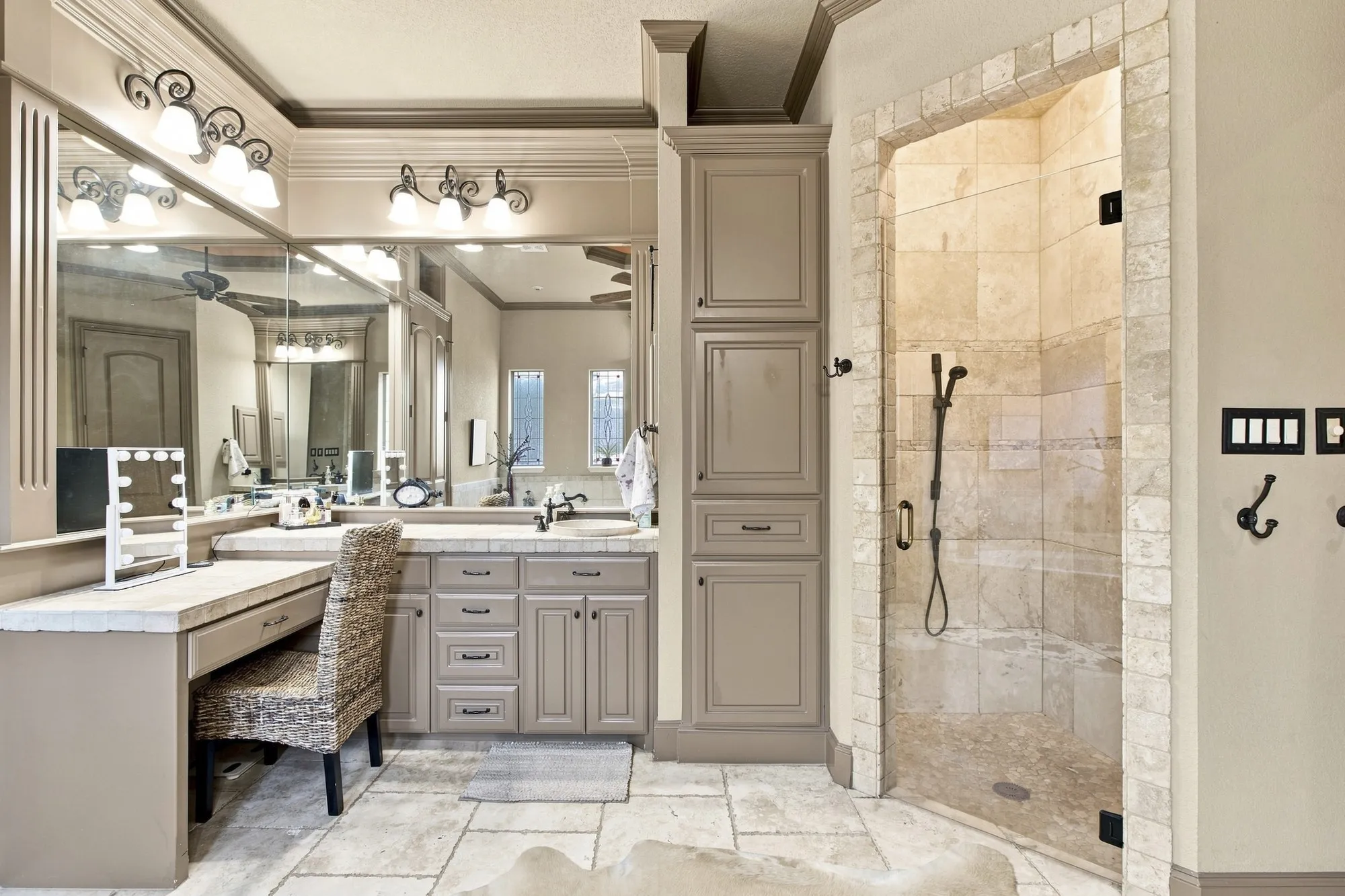 Single Family Residence For Sale in Tarrant County , 613 Sophie Lane, Colleyville, Texas 76034, 3 Bedroom, 4 Bathroom, 2 Garage spaces, 2,914 Sqft, built in 2004, mls#21360901, Real Estate Agent in Colleyville, Homes For Sale in Tarrant county, Homes For Sale in Colleyville, Realtor in Colleyville Texas, Real Estate Brokerage Independent Realty Texas, Luminita Cordes Realtor