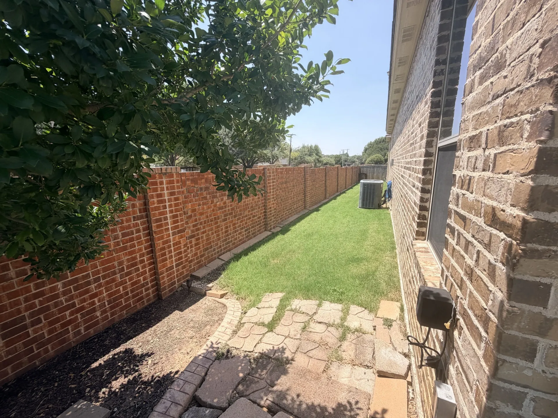Single Family Residence For Sale in Tarrant County , 613 Sophie Lane, Colleyville, Texas 76034, 3 Bedroom, 4 Bathroom, 2 Garage spaces, 2,914 Sqft, built in 2004, mls#21360901, Real Estate Agent in Colleyville, Homes For Sale in Tarrant county, Homes For Sale in Colleyville, Realtor in Colleyville Texas, Real Estate Brokerage Independent Realty Texas, Luminita Cordes Realtor