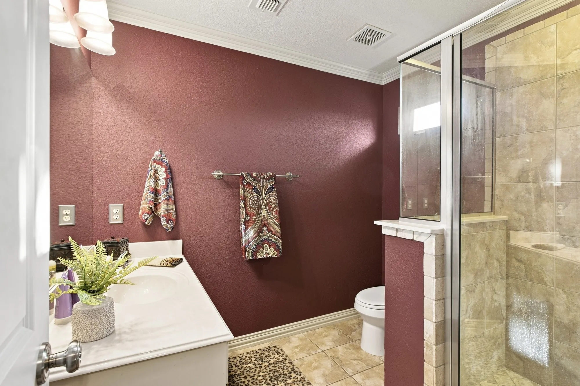 Single Family Residence For Sale in Tarrant County , 613 Sophie Lane, Colleyville, Texas 76034, 3 Bedroom, 4 Bathroom, 2 Garage spaces, 2,914 Sqft, built in 2004, mls#21360901, Real Estate Agent in Colleyville, Homes For Sale in Tarrant county, Homes For Sale in Colleyville, Realtor in Colleyville Texas, Real Estate Brokerage Independent Realty Texas, Luminita Cordes Realtor
