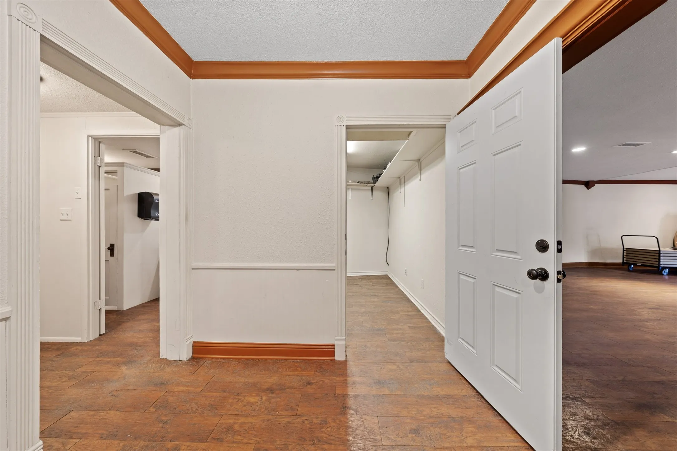Single Family Residence For Sale in Mc Lennan County , 6401 Rock Creek Road, Waco, Texas 76708, 1 Bedroom, 2 Bathroom, Garage spaces, 3,225 Sqft, built in 1953, mls#21361610, Real Estate Agent in Waco, Homes For Sale in Mc Lennan county, Homes For Sale in Waco, Realtor in Waco Texas, Real Estate Brokerage Independent Realty Texas, Luminita Cordes Realtor