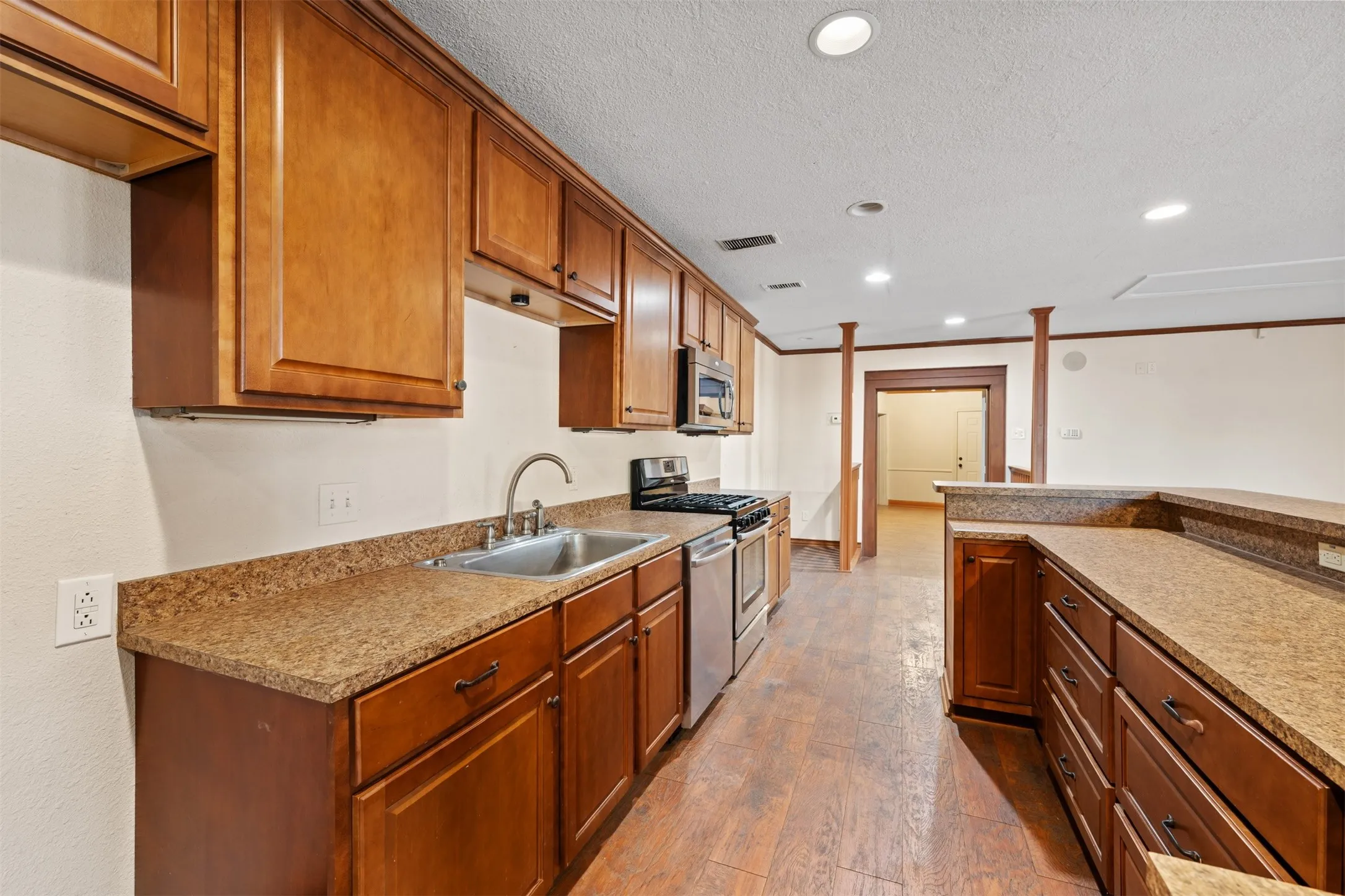 Single Family Residence For Sale in Mc Lennan County , 6401 Rock Creek Road, Waco, Texas 76708, 1 Bedroom, 2 Bathroom, Garage spaces, 3,225 Sqft, built in 1953, mls#21361610, Real Estate Agent in Waco, Homes For Sale in Mc Lennan county, Homes For Sale in Waco, Realtor in Waco Texas, Real Estate Brokerage Independent Realty Texas, Luminita Cordes Realtor