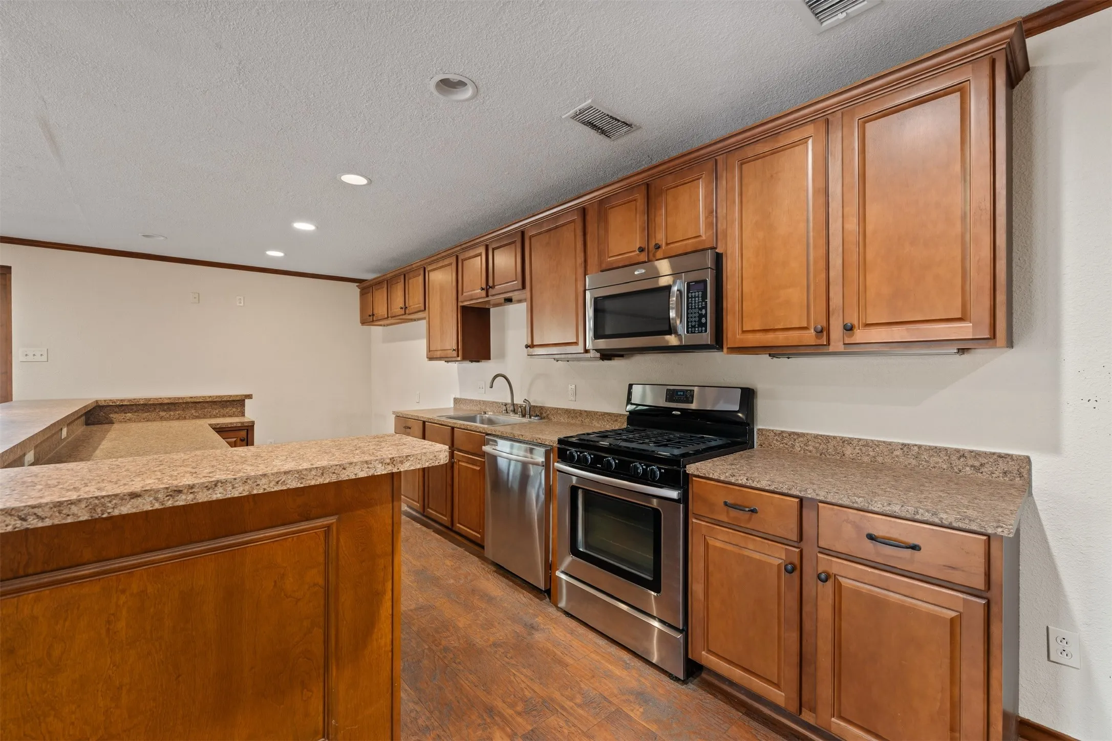 Single Family Residence For Sale in Mc Lennan County , 6401 Rock Creek Road, Waco, Texas 76708, 1 Bedroom, 2 Bathroom, Garage spaces, 3,225 Sqft, built in 1953, mls#21361610, Real Estate Agent in Waco, Homes For Sale in Mc Lennan county, Homes For Sale in Waco, Realtor in Waco Texas, Real Estate Brokerage Independent Realty Texas, Luminita Cordes Realtor