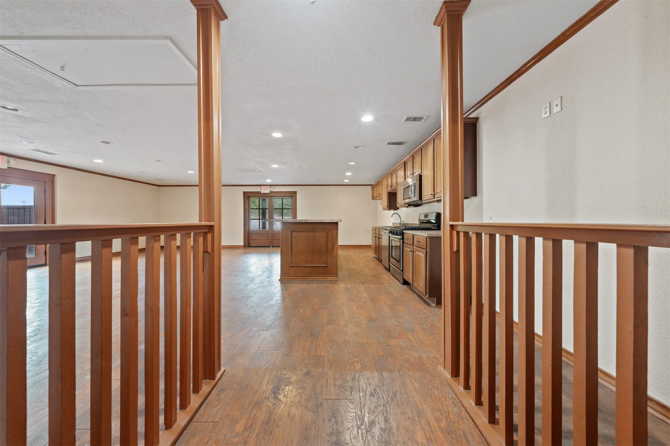 Single Family Residence For Sale in Mc Lennan County , 6401 Rock Creek Road, Waco, Texas 76708, 1 Bedroom, 2 Bathroom, Garage spaces, 3,225 Sqft, built in 1953, mls#21361610, Real Estate Agent in Waco, Homes For Sale in Mc Lennan county, Homes For Sale in Waco, Realtor in Waco Texas, Real Estate Brokerage Independent Realty Texas, Luminita Cordes Realtor