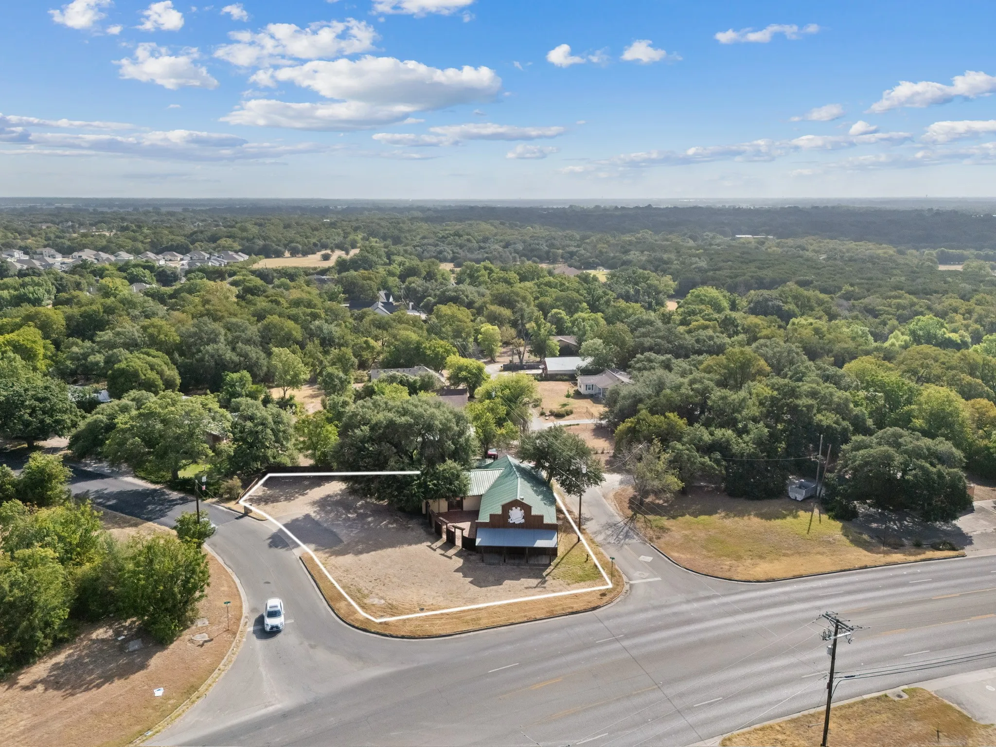 Single Family Residence For Sale in Mc Lennan County , 6401 Rock Creek Road, Waco, Texas 76708, 1 Bedroom, 2 Bathroom, Garage spaces, 3,225 Sqft, built in 1953, mls#21361610, Real Estate Agent in Waco, Homes For Sale in Mc Lennan county, Homes For Sale in Waco, Realtor in Waco Texas, Real Estate Brokerage Independent Realty Texas, Luminita Cordes Realtor