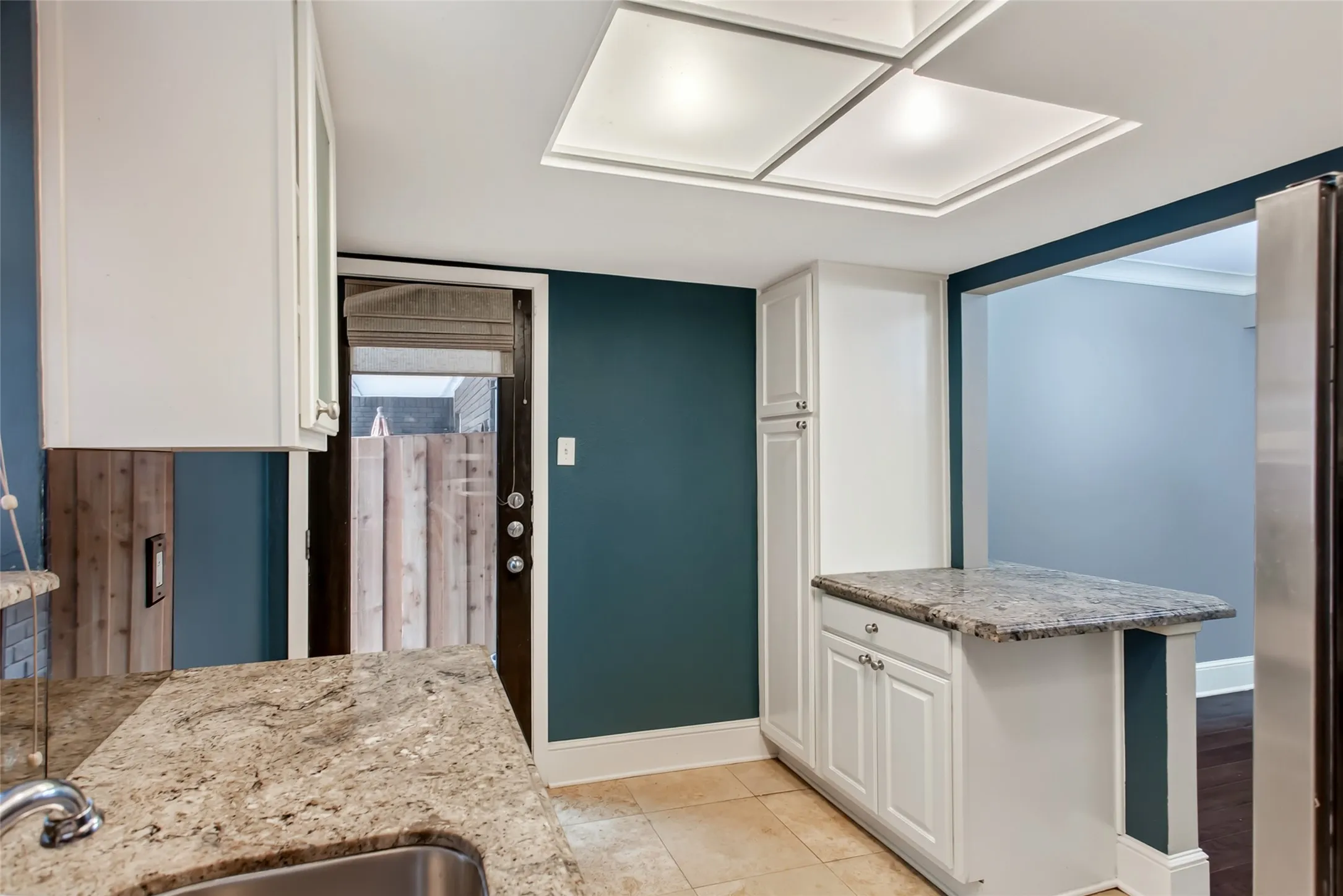 Condominium For Rent in Dallas County , 10205 Regal Oaks Drive 123, Dallas, Texas 75230, 2 Bedroom, 2 Bathroom, Garage spaces, 975 Sqft, built in 1963, mls#21362356, Real Estate Agent in Dallas, Homes For Rent in Dallas county, Homes For Rent in Dallas, Realtor in Dallas Texas, Real Estate Brokerage Independent Realty Texas, Luminita Cordes Realtor