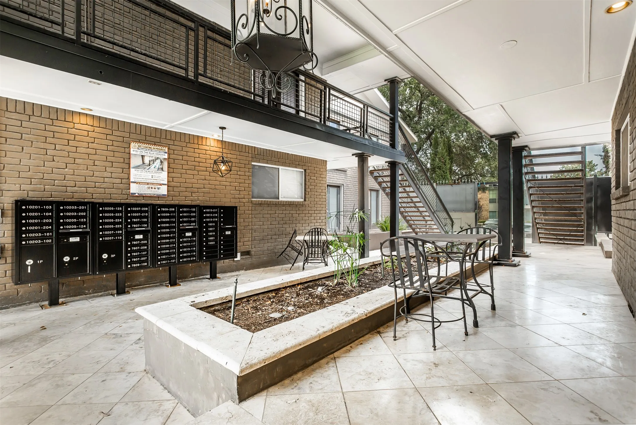 Condominium For Rent in Dallas County , 10205 Regal Oaks Drive 123, Dallas, Texas 75230, 2 Bedroom, 2 Bathroom, Garage spaces, 975 Sqft, built in 1963, mls#21362356, Real Estate Agent in Dallas, Homes For Rent in Dallas county, Homes For Rent in Dallas, Realtor in Dallas Texas, Real Estate Brokerage Independent Realty Texas, Luminita Cordes Realtor