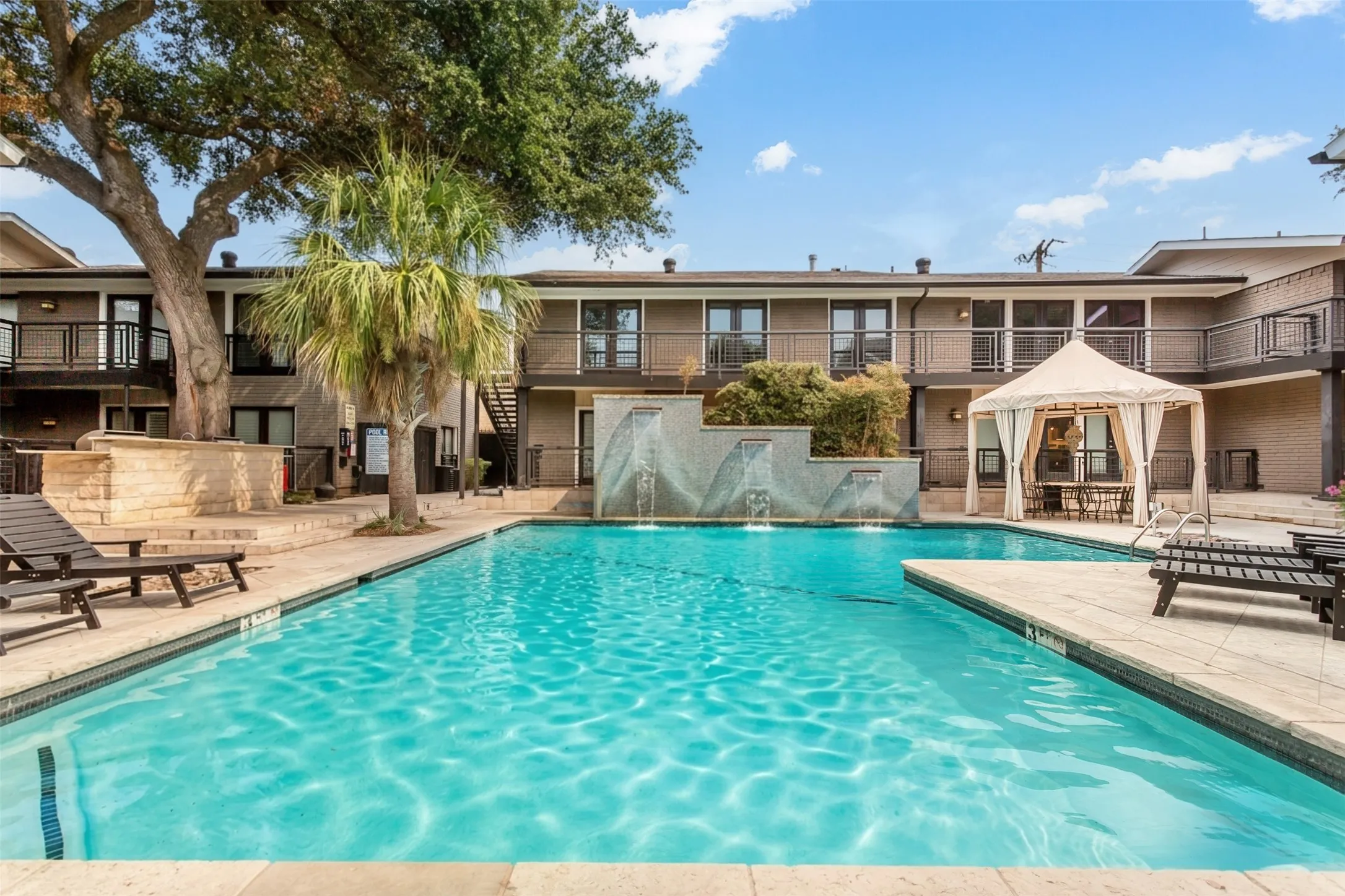 Condominium For Rent in Dallas County , 10205 Regal Oaks Drive 123, Dallas, Texas 75230, 2 Bedroom, 2 Bathroom, Garage spaces, 975 Sqft, built in 1963, mls#21362356, Real Estate Agent in Dallas, Homes For Rent in Dallas county, Homes For Rent in Dallas, Realtor in Dallas Texas, Real Estate Brokerage Independent Realty Texas, Luminita Cordes Realtor
