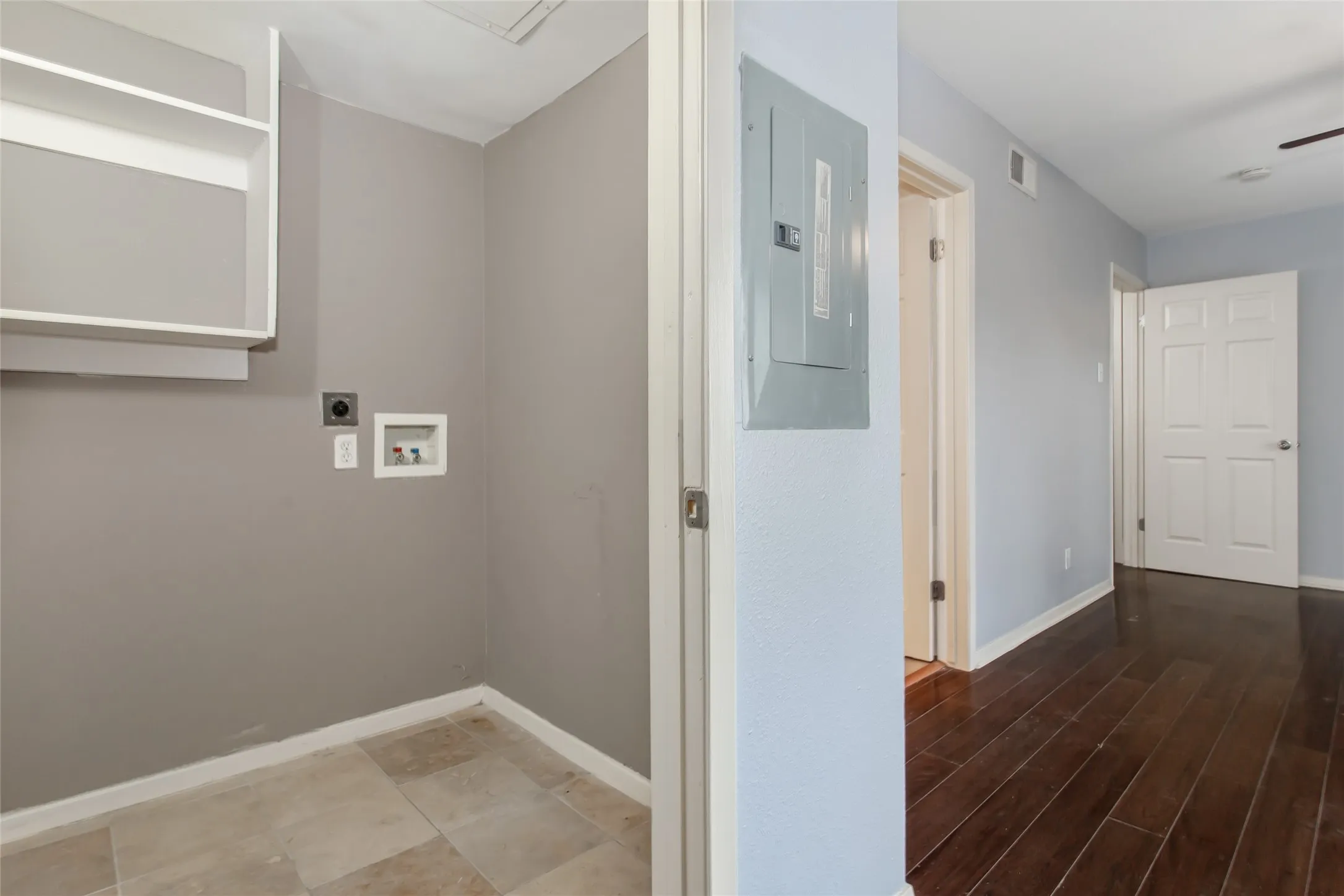 Condominium For Rent in Dallas County , 10205 Regal Oaks Drive 123, Dallas, Texas 75230, 2 Bedroom, 2 Bathroom, Garage spaces, 975 Sqft, built in 1963, mls#21362356, Real Estate Agent in Dallas, Homes For Rent in Dallas county, Homes For Rent in Dallas, Realtor in Dallas Texas, Real Estate Brokerage Independent Realty Texas, Luminita Cordes Realtor