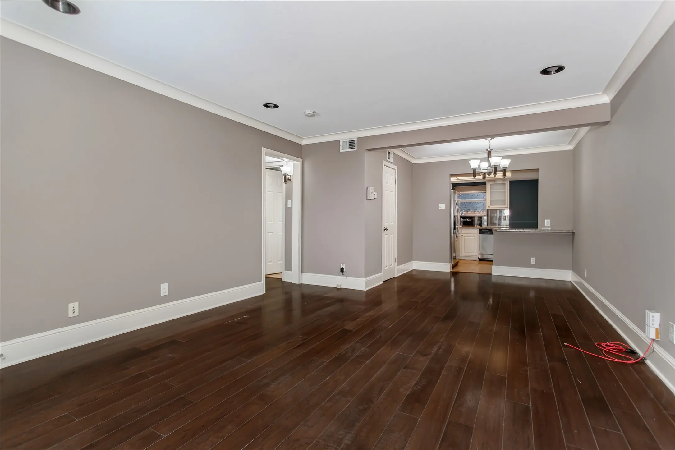 Condominium For Rent in Dallas County , 10205 Regal Oaks Drive 123, Dallas, Texas 75230, 2 Bedroom, 2 Bathroom, Garage spaces, 975 Sqft, built in 1963, mls#21362356, Real Estate Agent in Dallas, Homes For Rent in Dallas county, Homes For Rent in Dallas, Realtor in Dallas Texas, Real Estate Brokerage Independent Realty Texas, Luminita Cordes Realtor