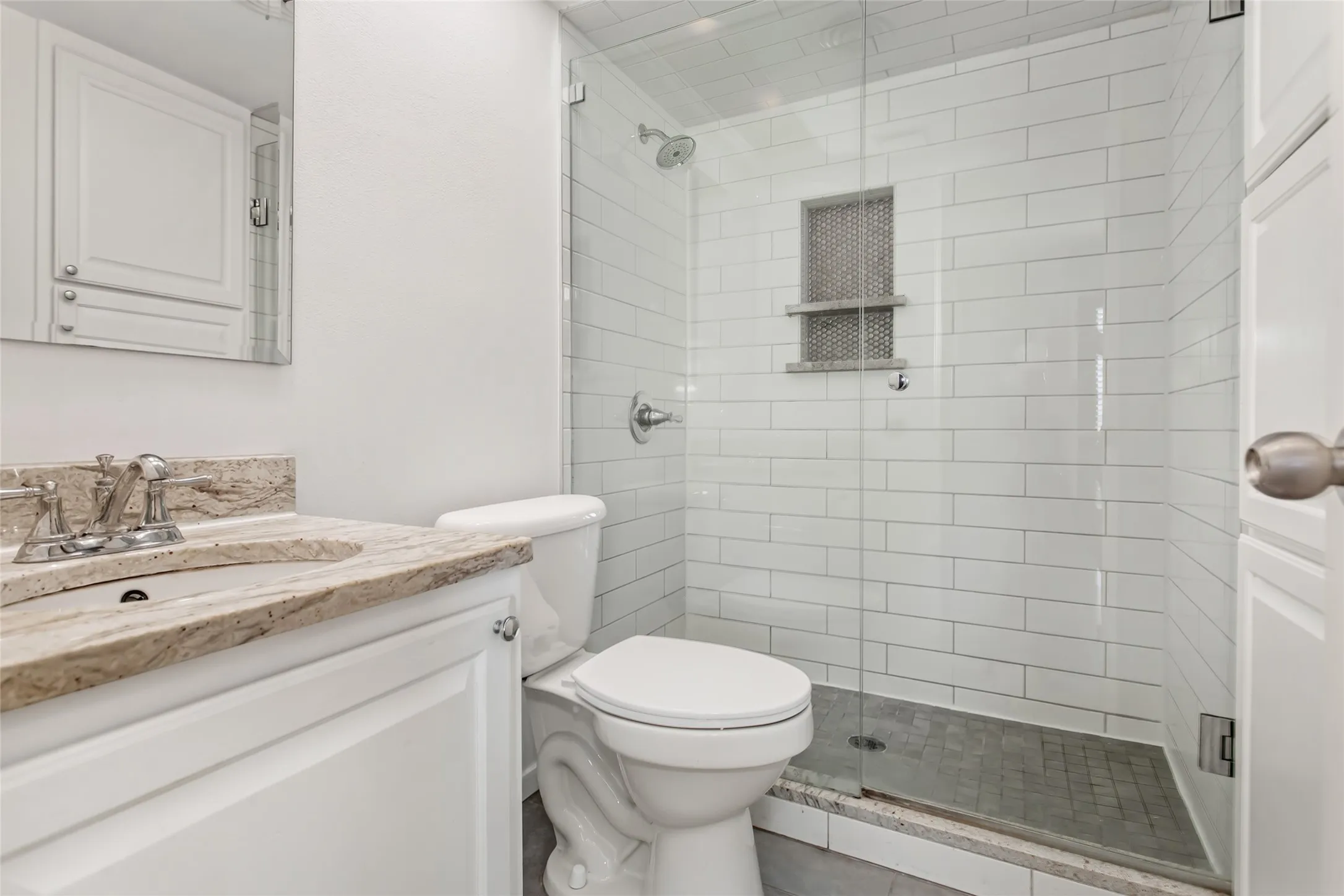 Condominium For Rent in Dallas County , 10205 Regal Oaks Drive 123, Dallas, Texas 75230, 2 Bedroom, 2 Bathroom, Garage spaces, 975 Sqft, built in 1963, mls#21362356, Real Estate Agent in Dallas, Homes For Rent in Dallas county, Homes For Rent in Dallas, Realtor in Dallas Texas, Real Estate Brokerage Independent Realty Texas, Luminita Cordes Realtor