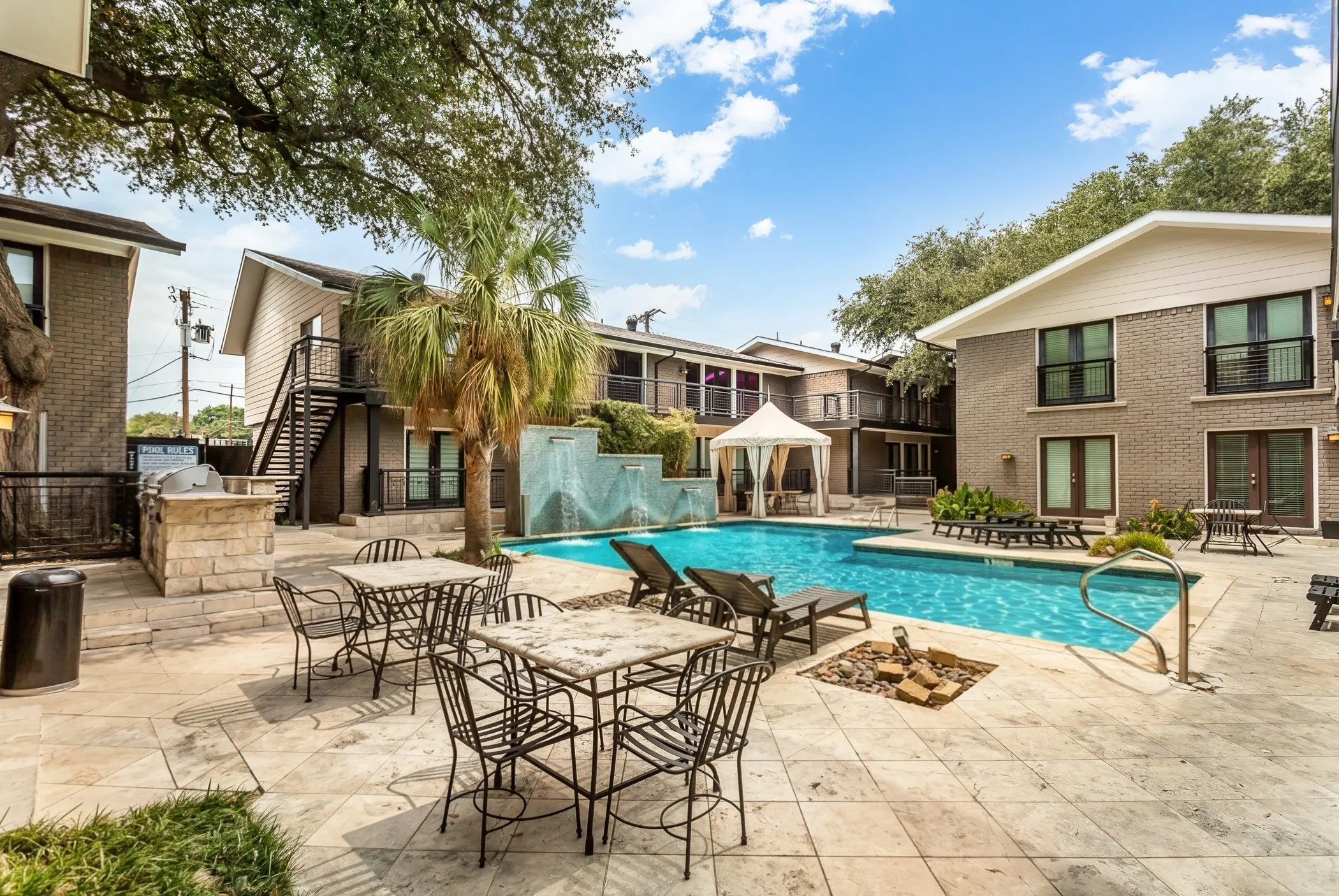 Condominium For Rent in Dallas County , 10205 Regal Oaks Drive 123, Dallas, Texas 75230, 2 Bedroom, 2 Bathroom, Garage spaces, 975 Sqft, built in 1963, mls#21362356, Real Estate Agent in Dallas, Homes For Rent in Dallas county, Homes For Rent in Dallas, Realtor in Dallas Texas, Real Estate Brokerage Independent Realty Texas, Luminita Cordes Realtor