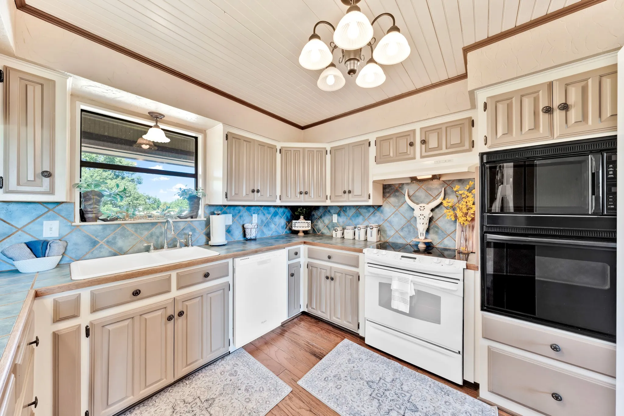 Single Family Residence For Sale in Hopkins County , 8727 S Fm 69, Como, Texas 75431, 3 Bedroom, 3 Bathroom, 2 Garage spaces, 2,040 Sqft, built in 1978, mls#21344013, Real Estate Agent in Como, Homes For Sale in Hopkins county, Homes For Sale in Como, Realtor in Como Texas, Real Estate Brokerage Independent Realty Texas, Luminita Cordes Realtor